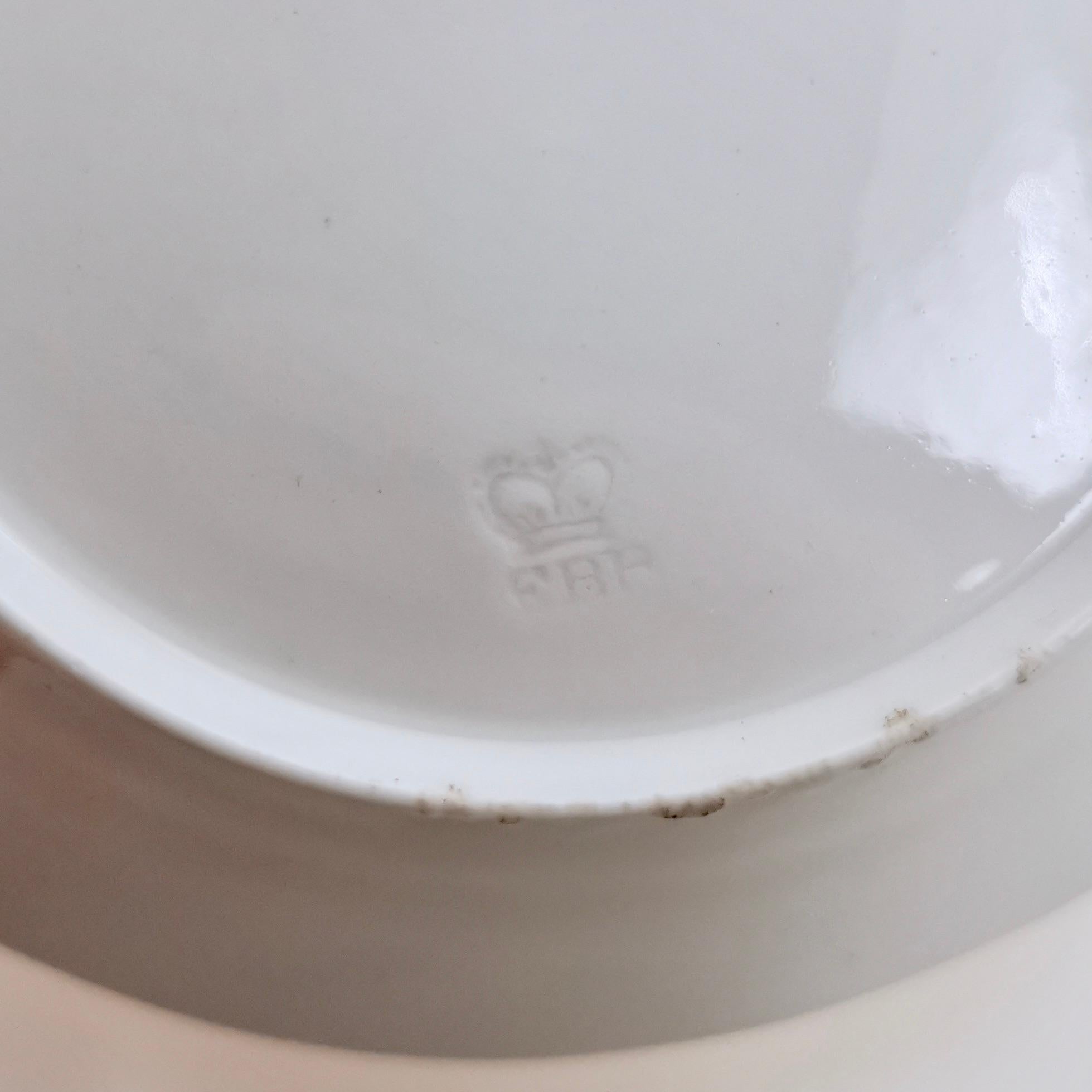 Flight Barr and Barr Teacup, Peach Orange with Gilt Pattern, Regency, circa 1815 4