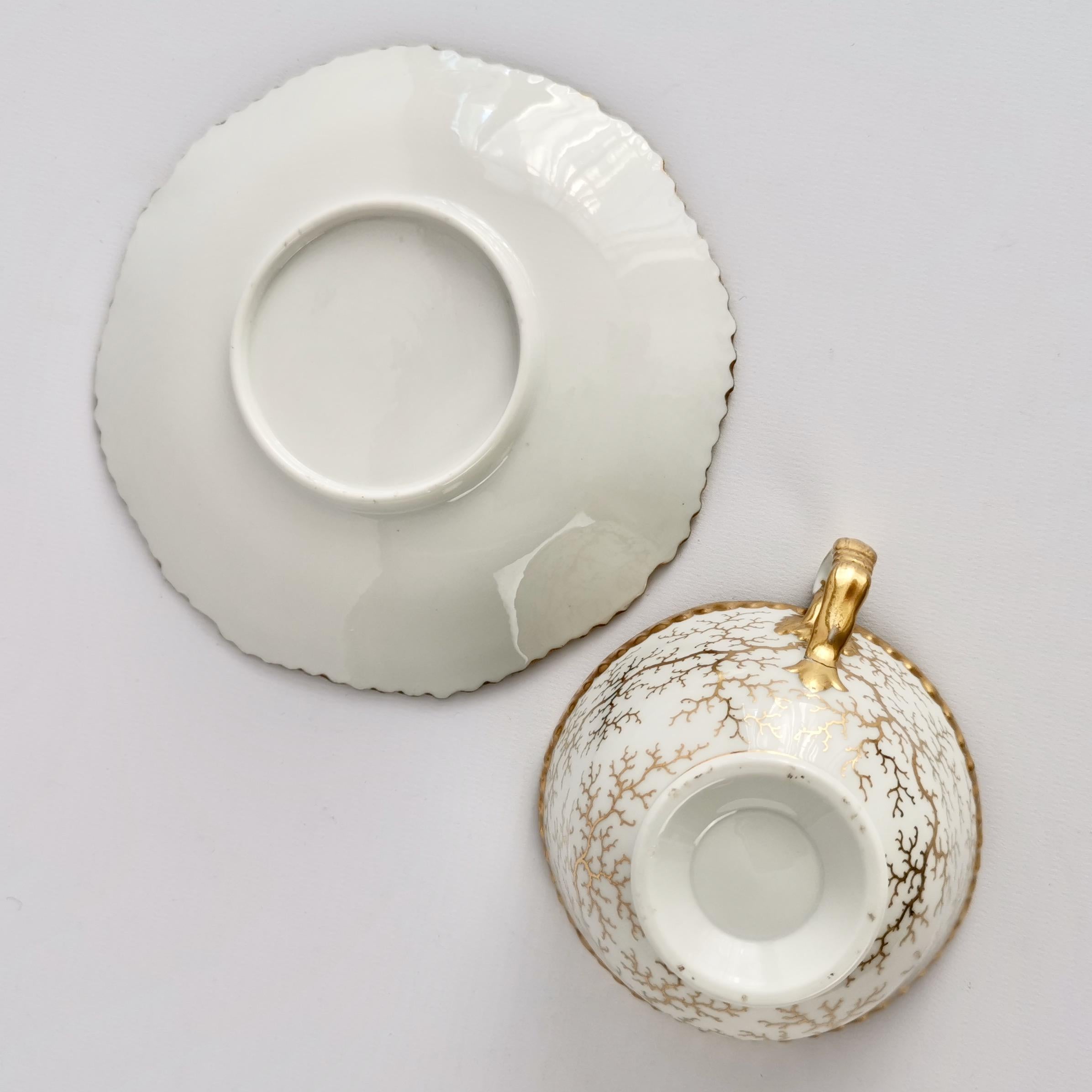 Flight Barr & Barr Worcester Porcelain Teacup, Gilt Seaweed, Regency, 1816-1820 5