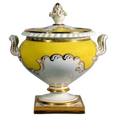 Flight, Barr & Barr Worcester Yellow-ground Sauce Tureen and Cover