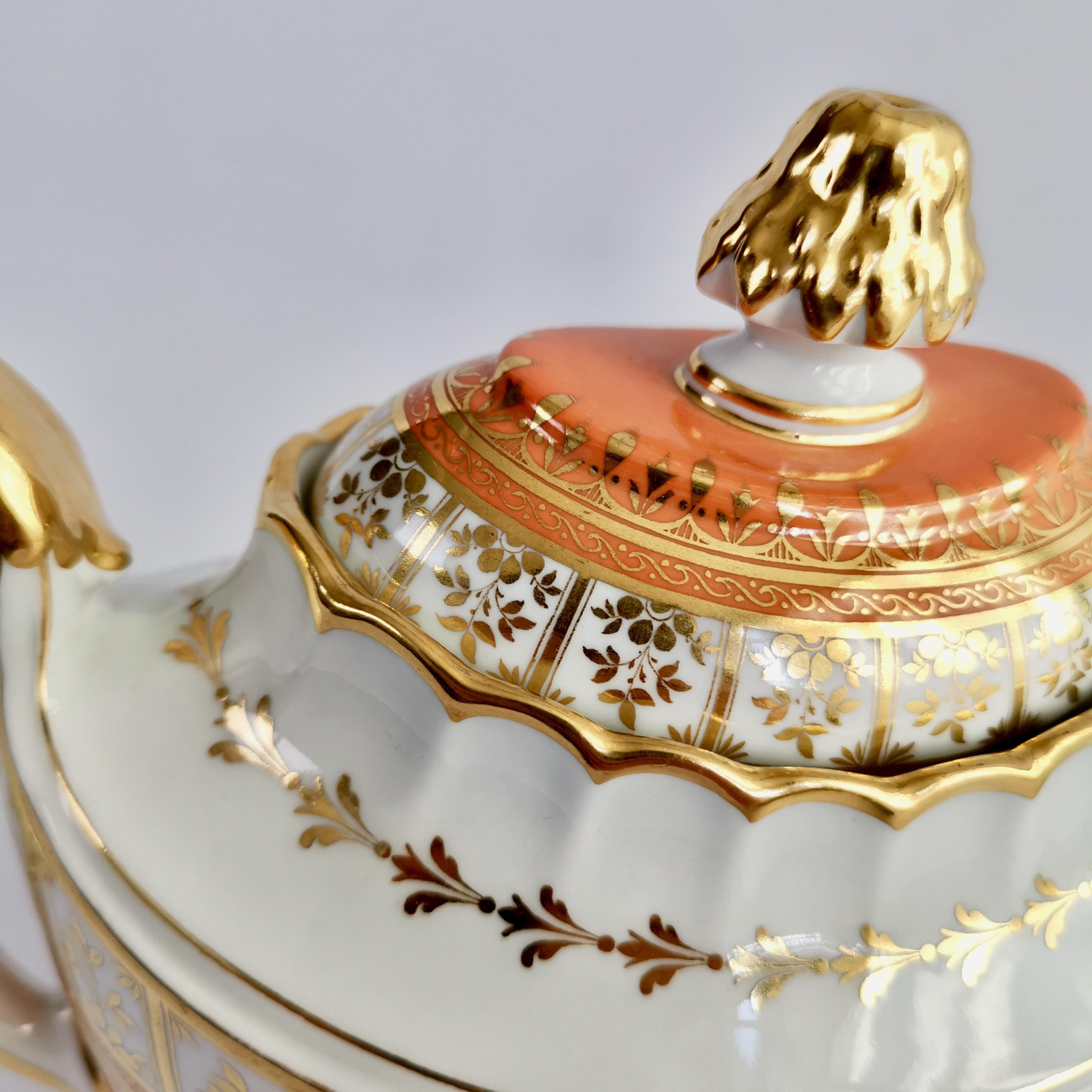 Flight & Barr Porcelain Oval Barrel Teapot, Orange with Gilt, Georgian 1792-1804 In Good Condition In London, GB