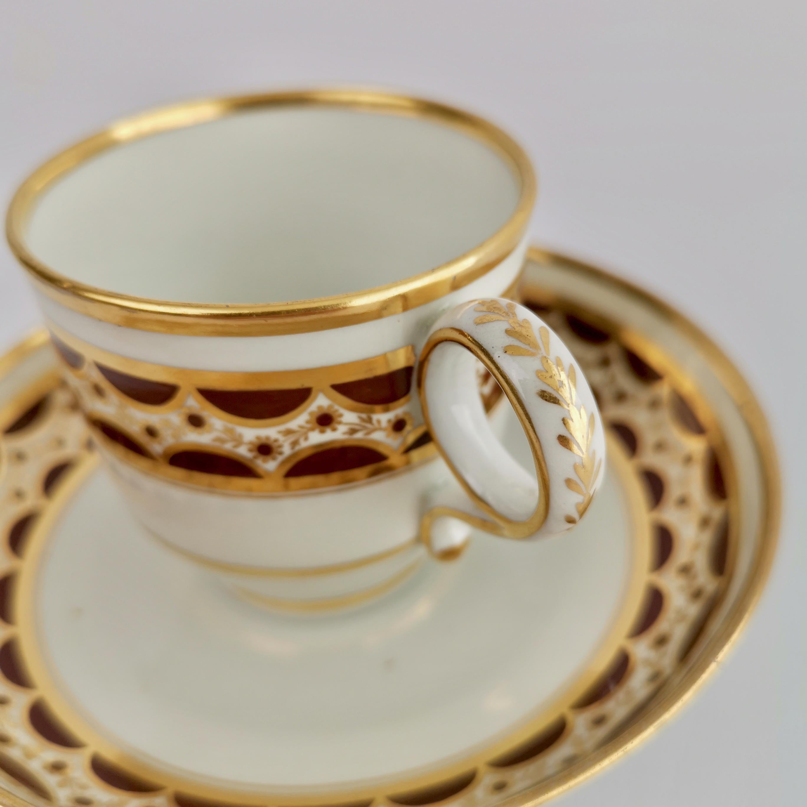 Flight & Barr Porcelain Teacup Trio, Brown and Gilt Pattern, Georgian, 1792-1804 For Sale 5