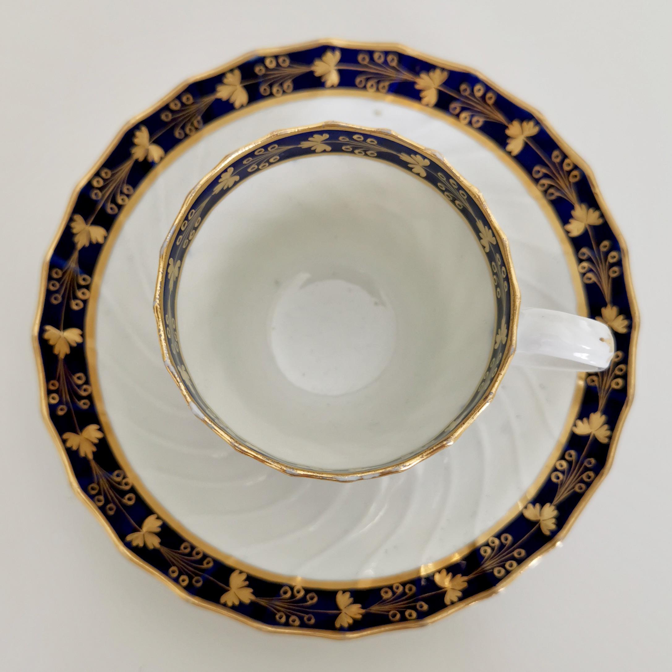 Flight & Barr Worcester Teacup Trio, Cobalt Blue Gilt Thistle Pattern, ca 1792 In Good Condition In London, GB