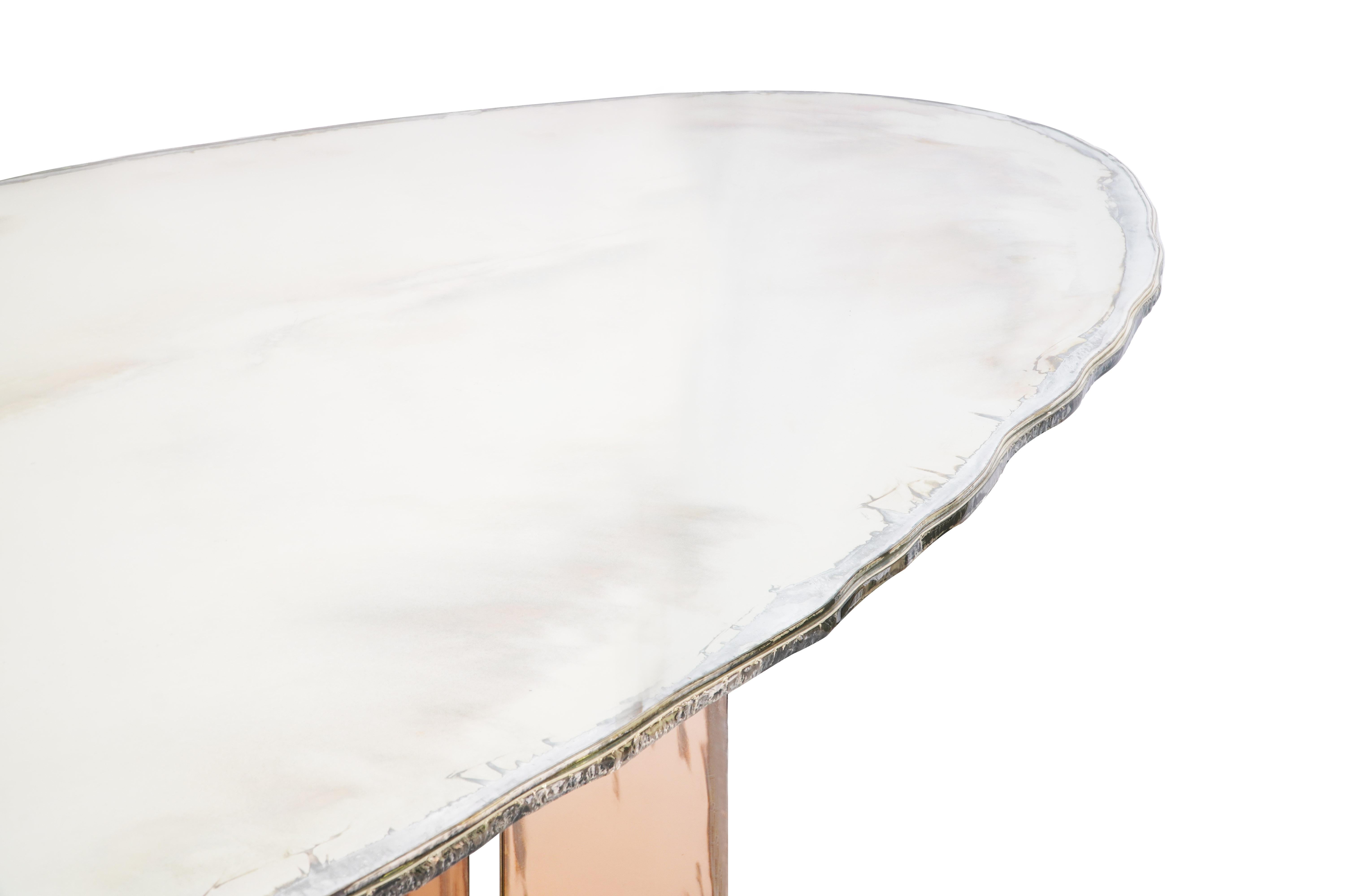 Argenté Table de salle à manger contemporaine « Light » 200 avec plateau en verre argenté et pieds en rose en vente