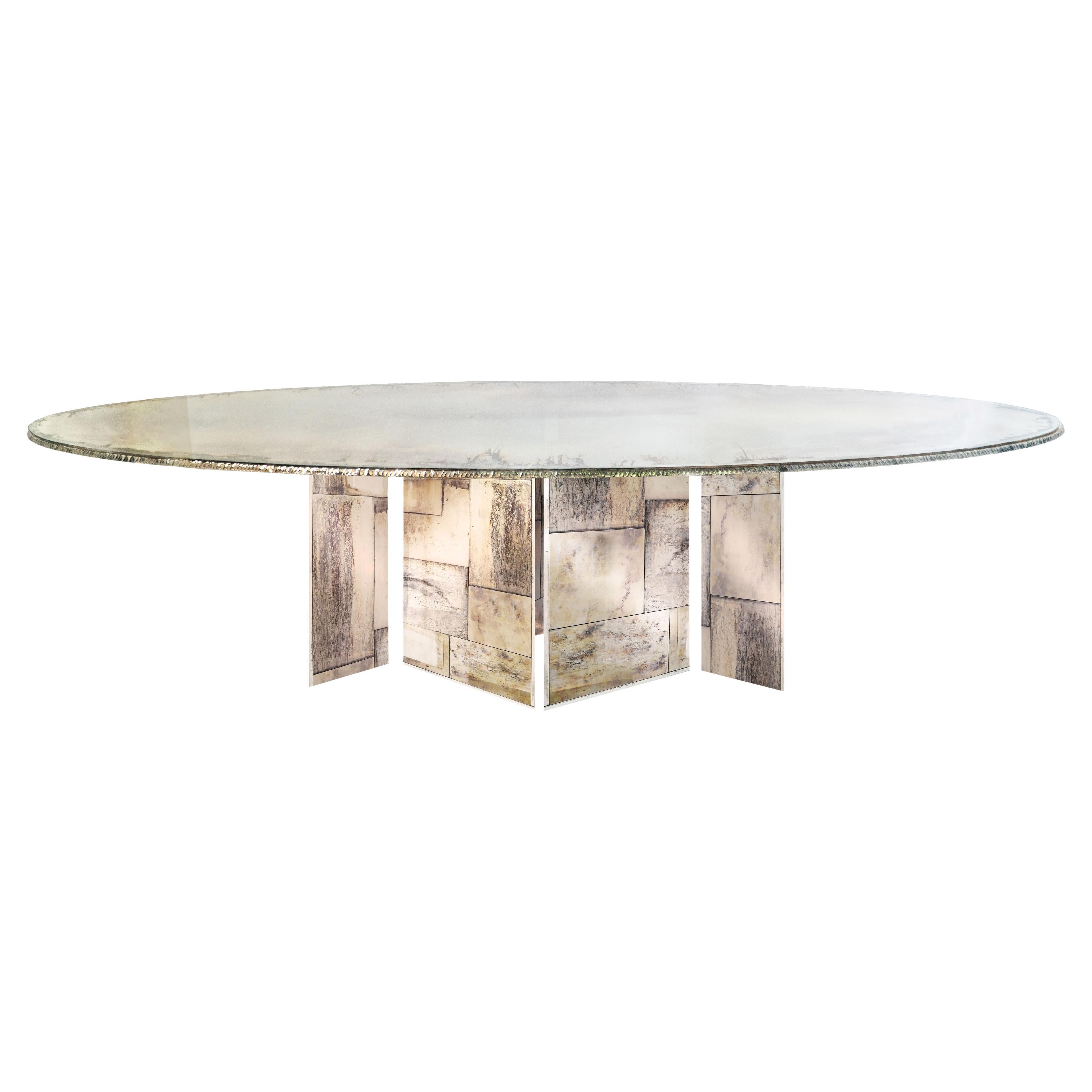 Enhance your elegance and radiate brilliance with our collection of silver tables Flight!
Exquisite pieces that add a touch of shimmer and glamor to your home interior.

Flight is designed with a V-shaped silhouette that fits perfectly with a