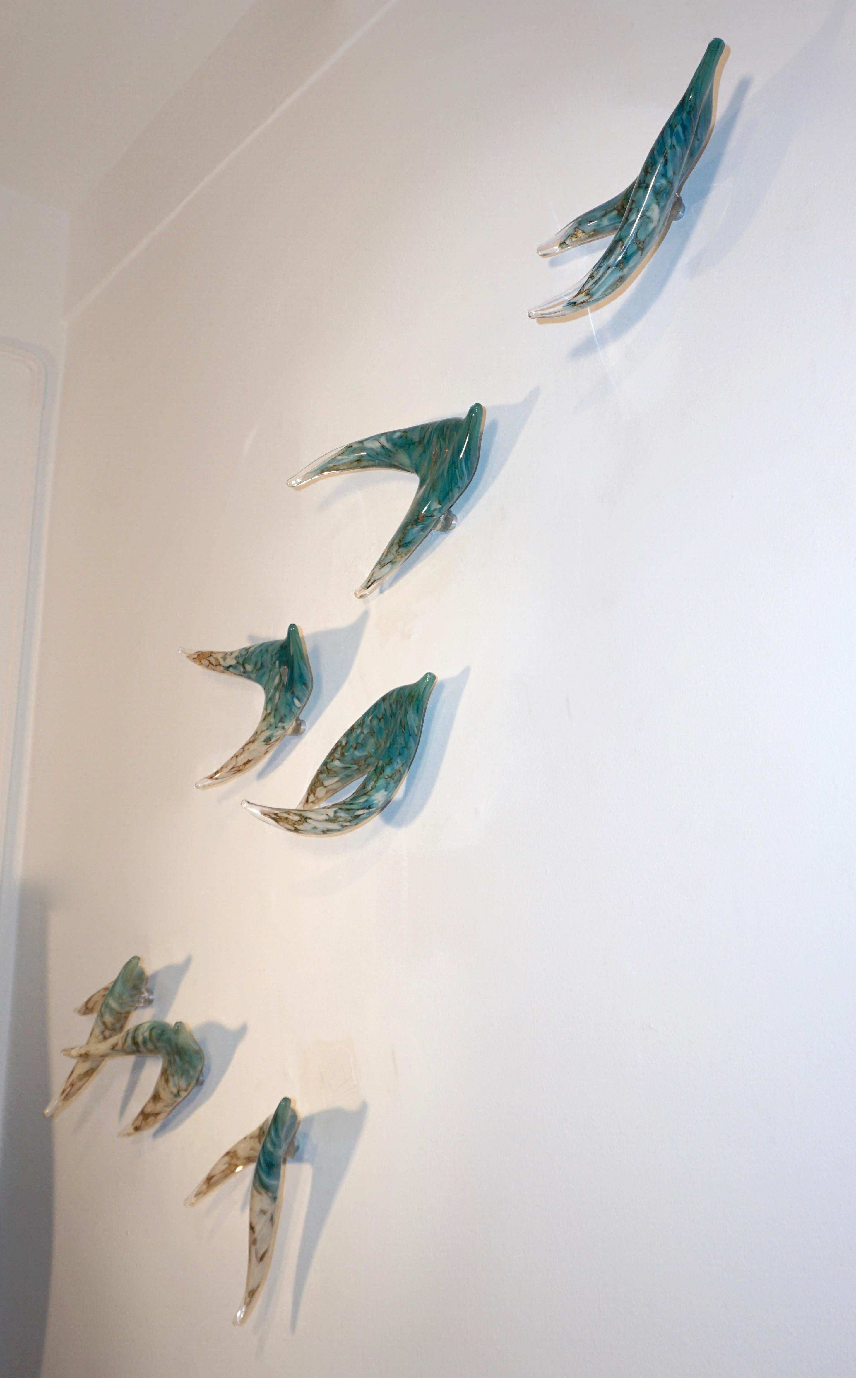 Vuelo de Pájaros Aguamarina Escultura de Pared Contemporánea de Arte Moderno en Vidrio Soplado Estadounidense en venta