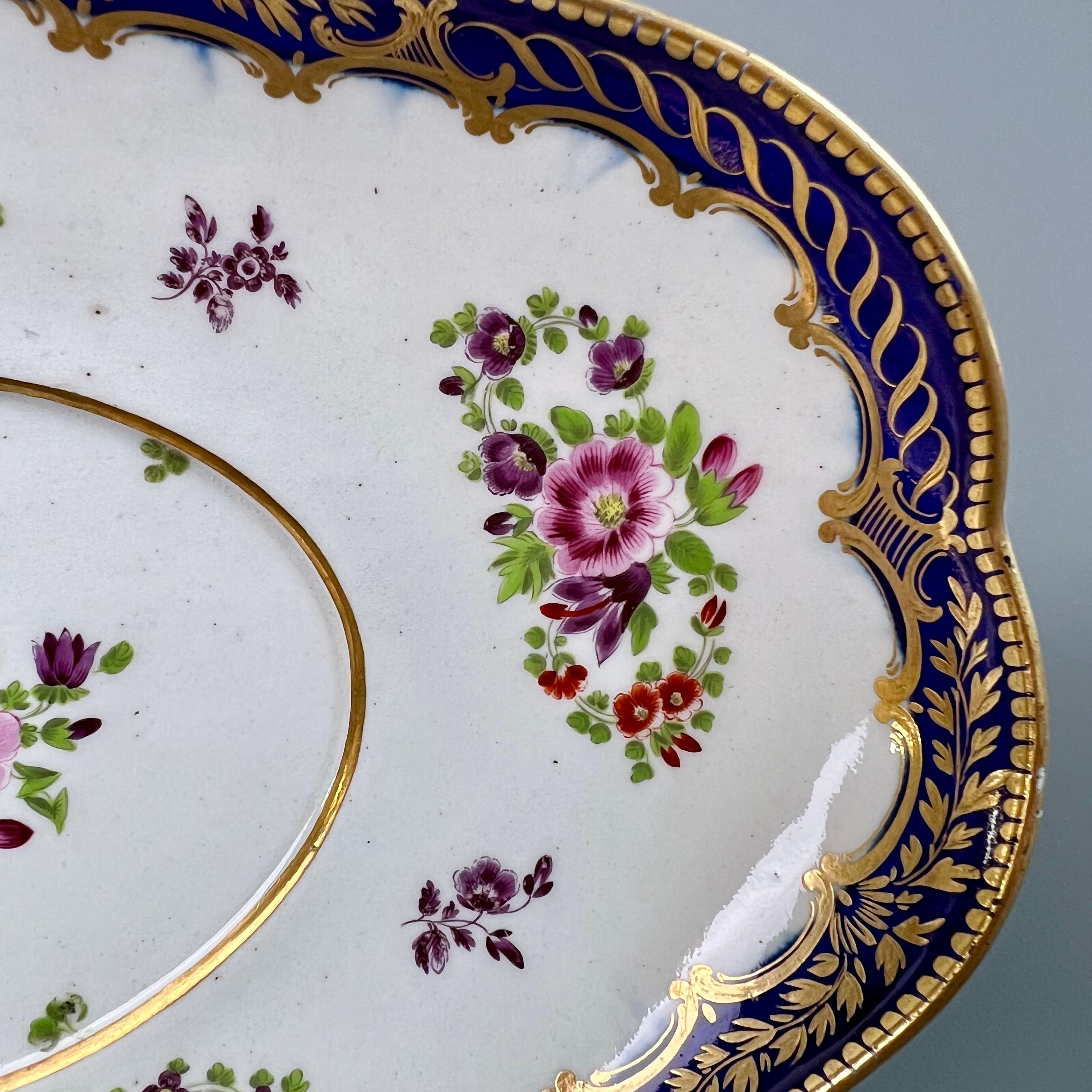 Hand-Painted Flight Worcester Dish or Stand, Mazarine Blue, Gilt and Floral Sprays, ca 1785 For Sale