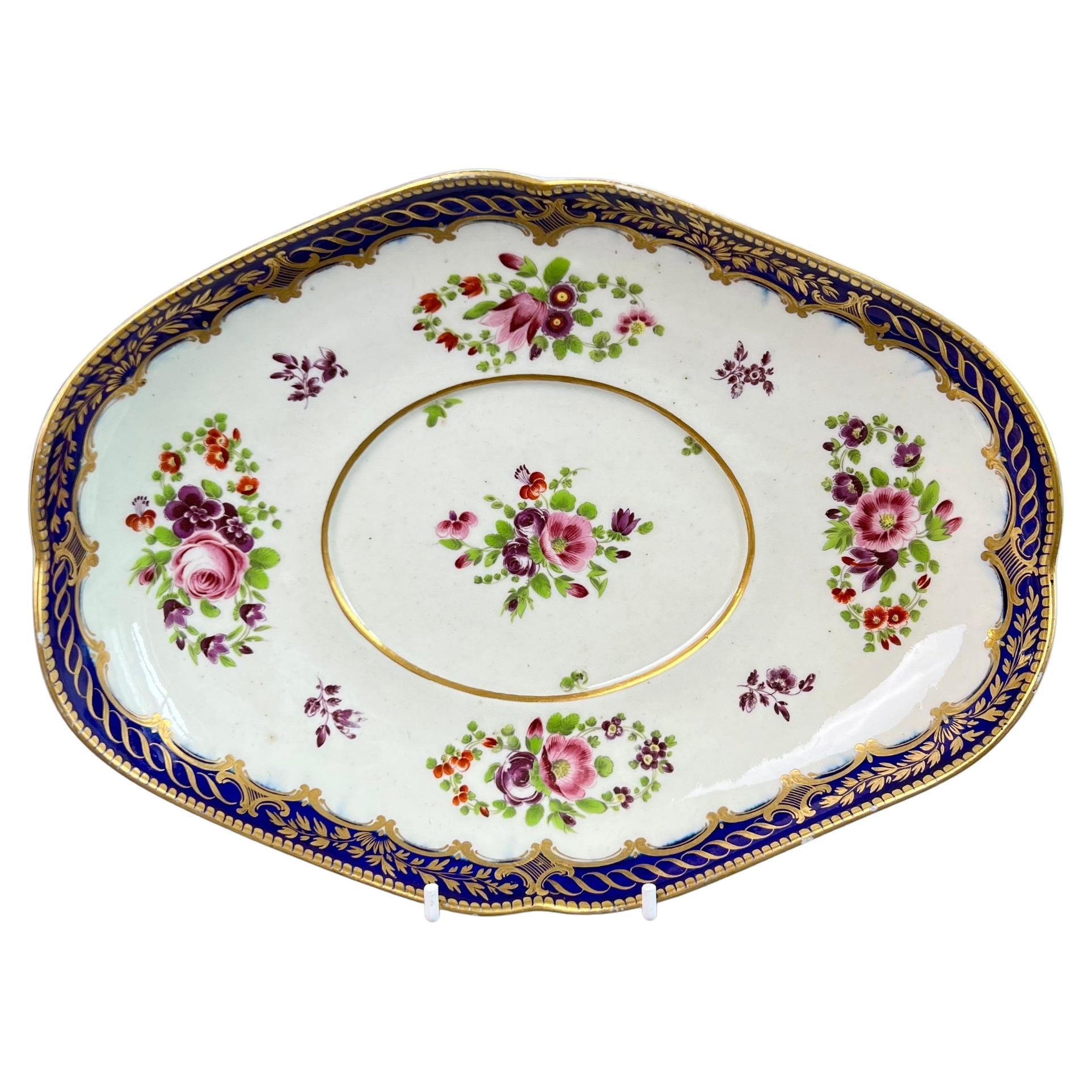 Piatto o alzata Flight Worcester, blu mazarine, dorato e con spruzzi floreali, 1785 ca. in vendita