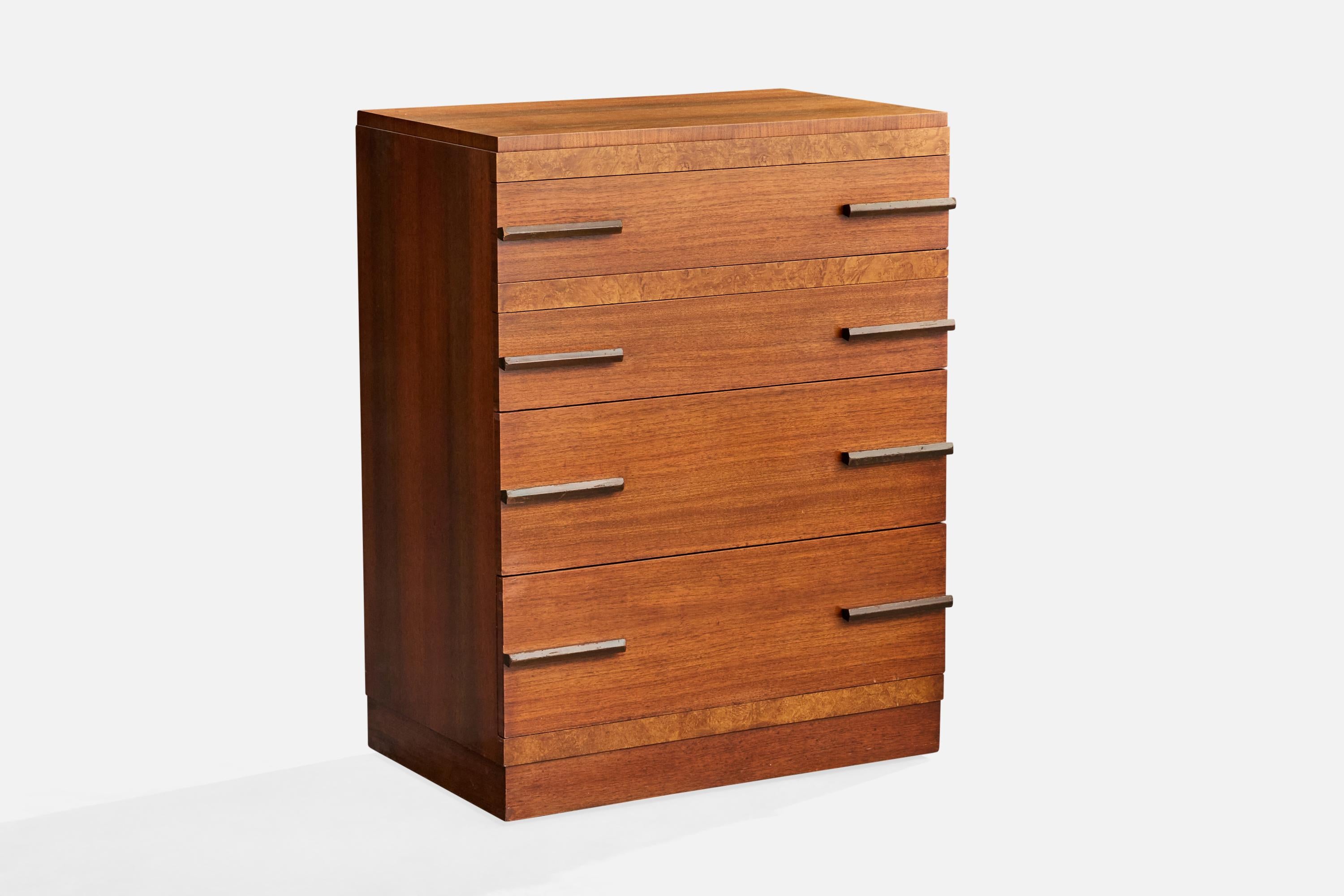 A wood chest of drawers produced or retailed by Flint 
Horner, New York, USA, c. 1940s.

Refinished.

Minor imperfections on exterior from normal use.

Mild wear inside drawers.

Metal decal nailed to back: 