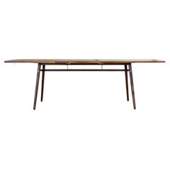Mesa Extensible Moderna Flint de Nogal con Detalles de Carpintería de Latón