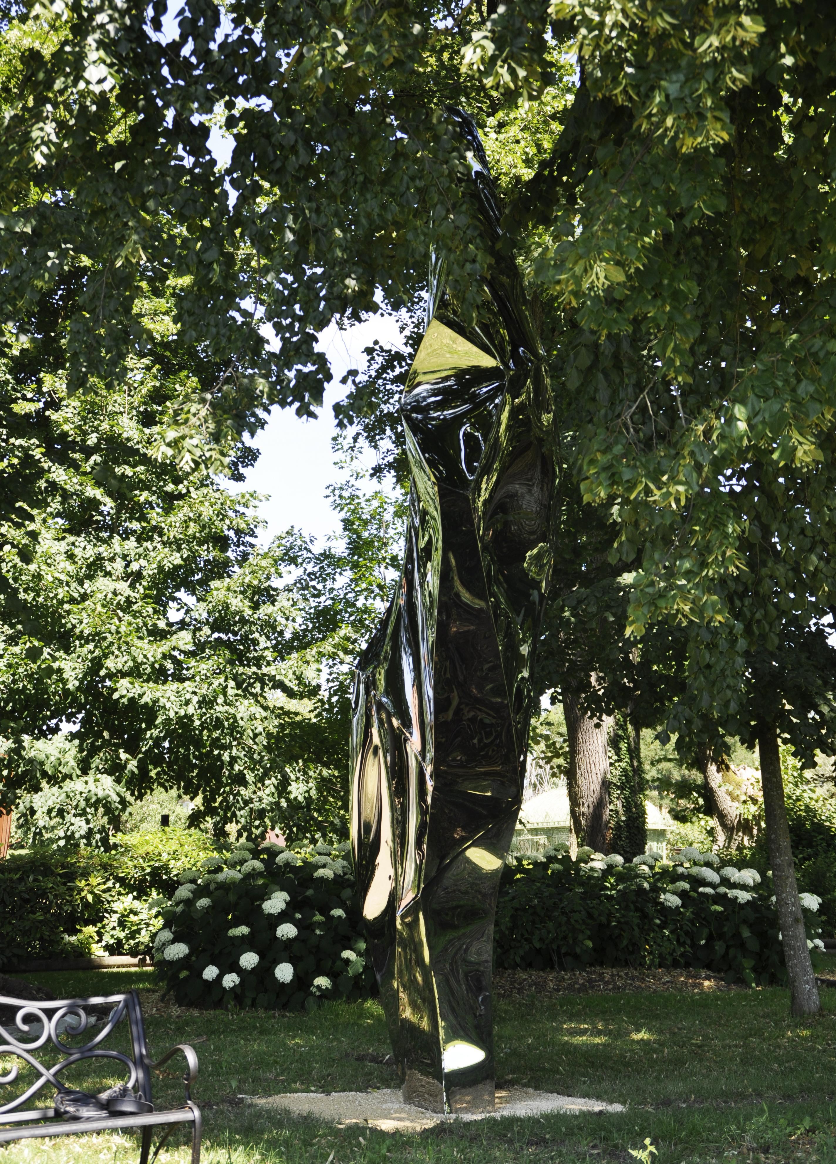 Belga Scultura in selce di Pol Quadens in vendita
