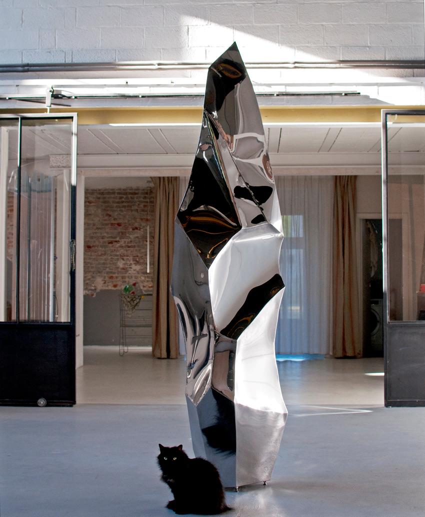 Postmoderno Scultura Flint V di Pol Quadens in vendita