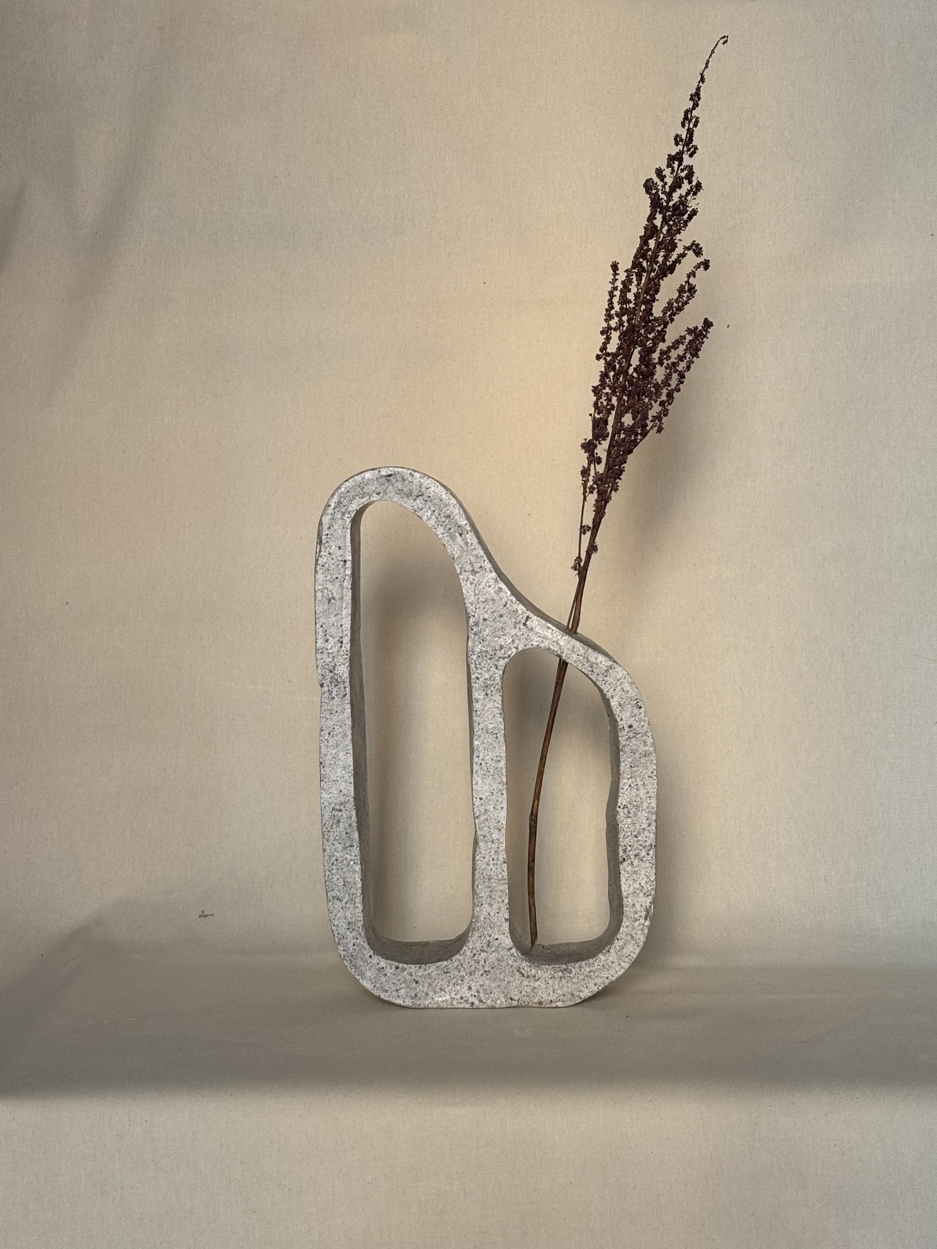 Postmoderno Vaso grigio Flintstone di Erica Zanella in vendita