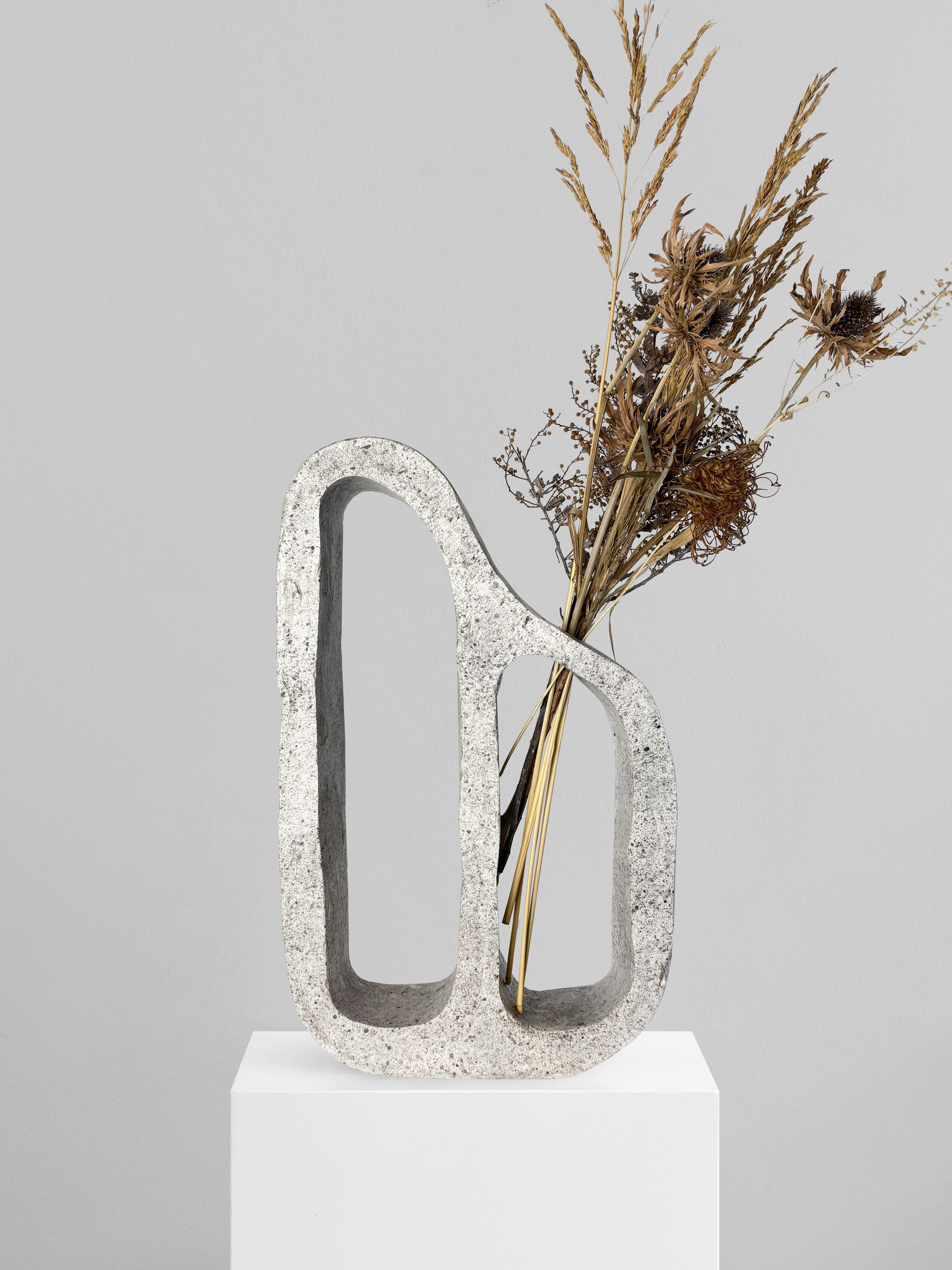 Postmoderno Vaso Flintstone White di Erica Zanella in vendita