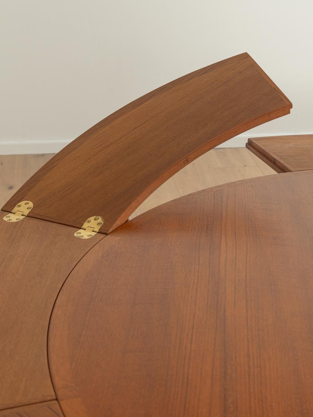 Flip Flap Dining table, Dyrlund 3