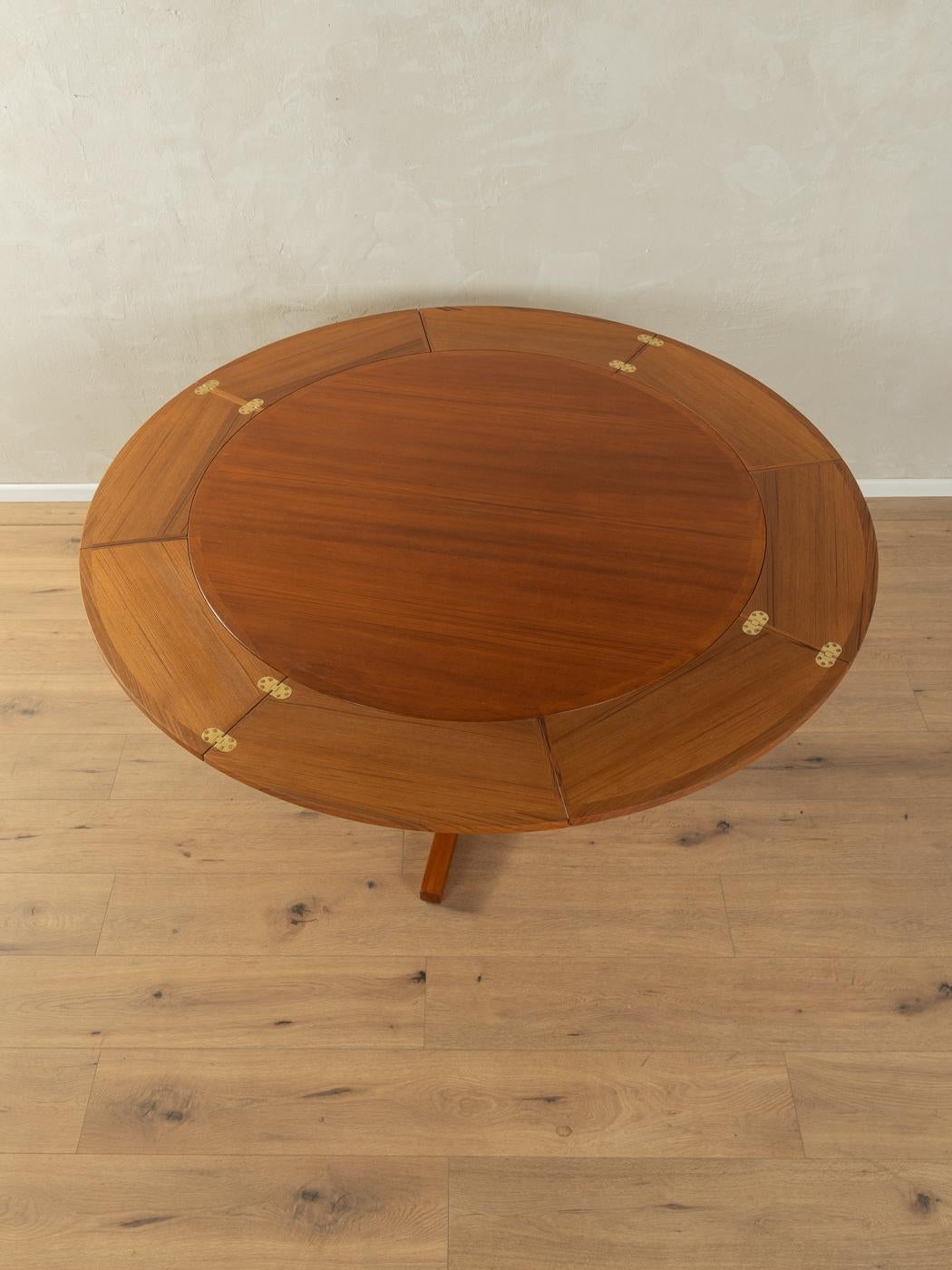 Mid-20th Century Flip Flap Dining table, Dyrlund