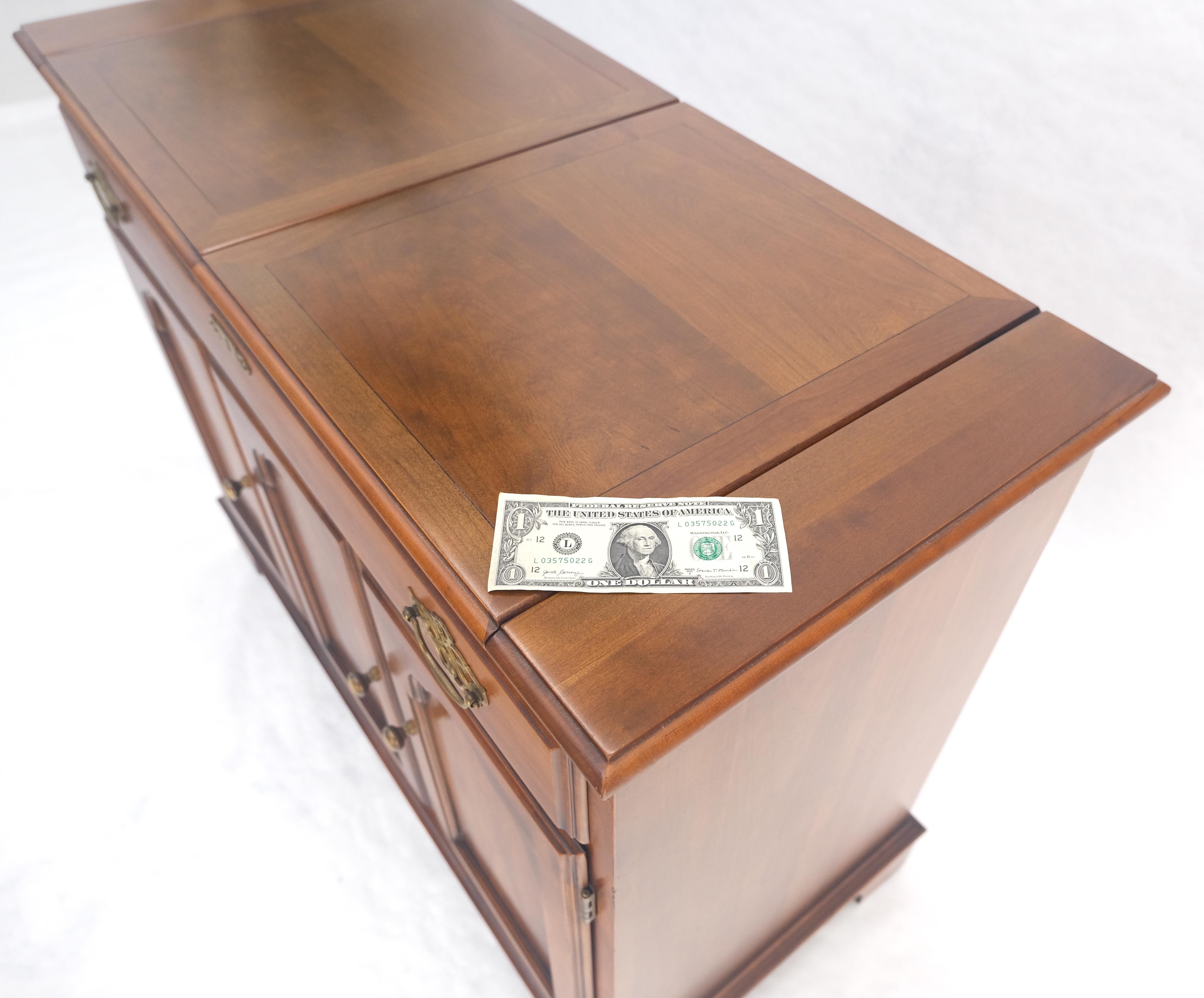 Flip Top Banded One Drawer Raised Panel Cherry 3 Door Liquor Cabinet Server MINT For Sale 11
