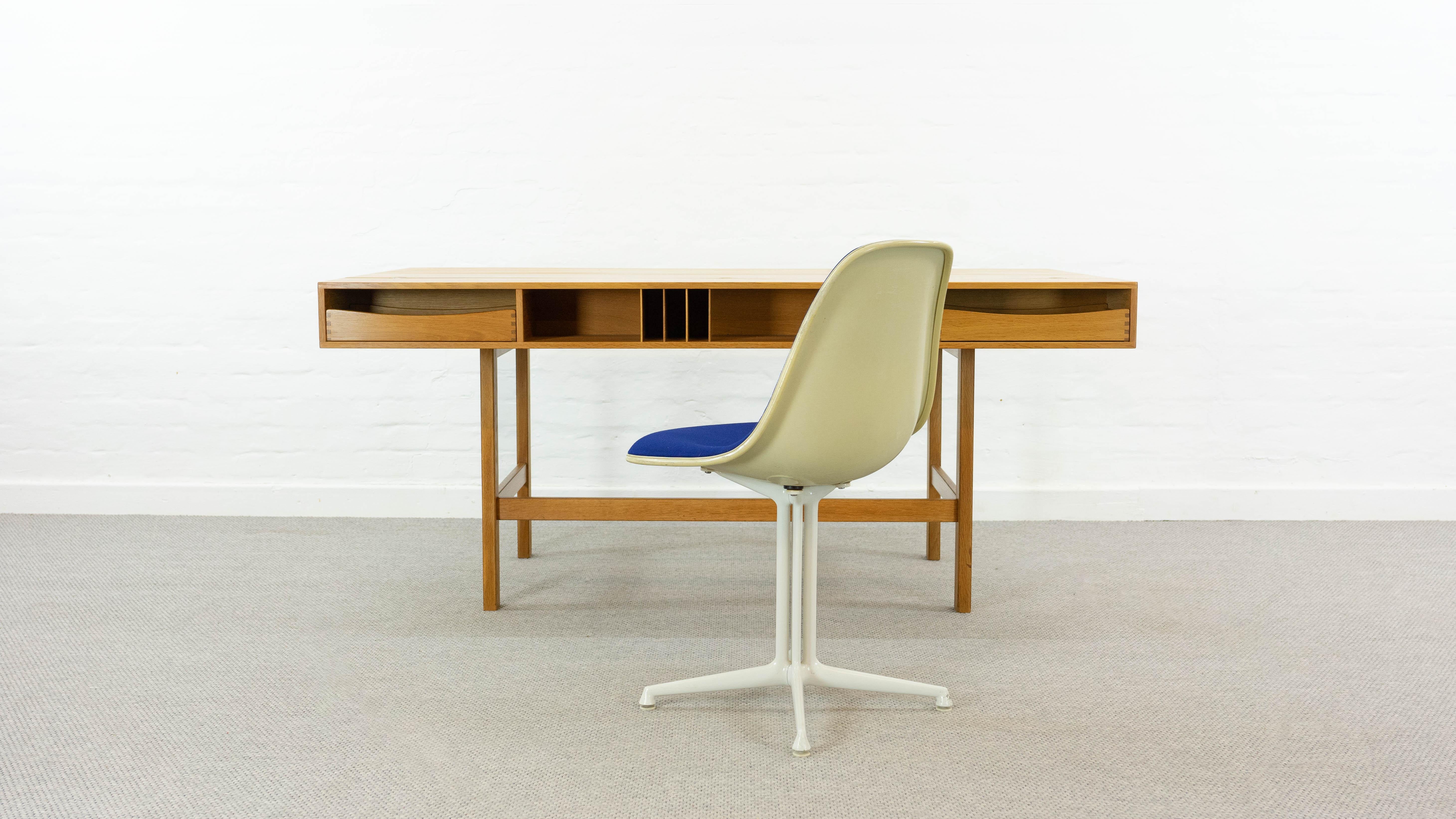 Flip-Top Desk by Jens Quistgaard for Peter Lovig Nielsen in Oakwood For Sale 10