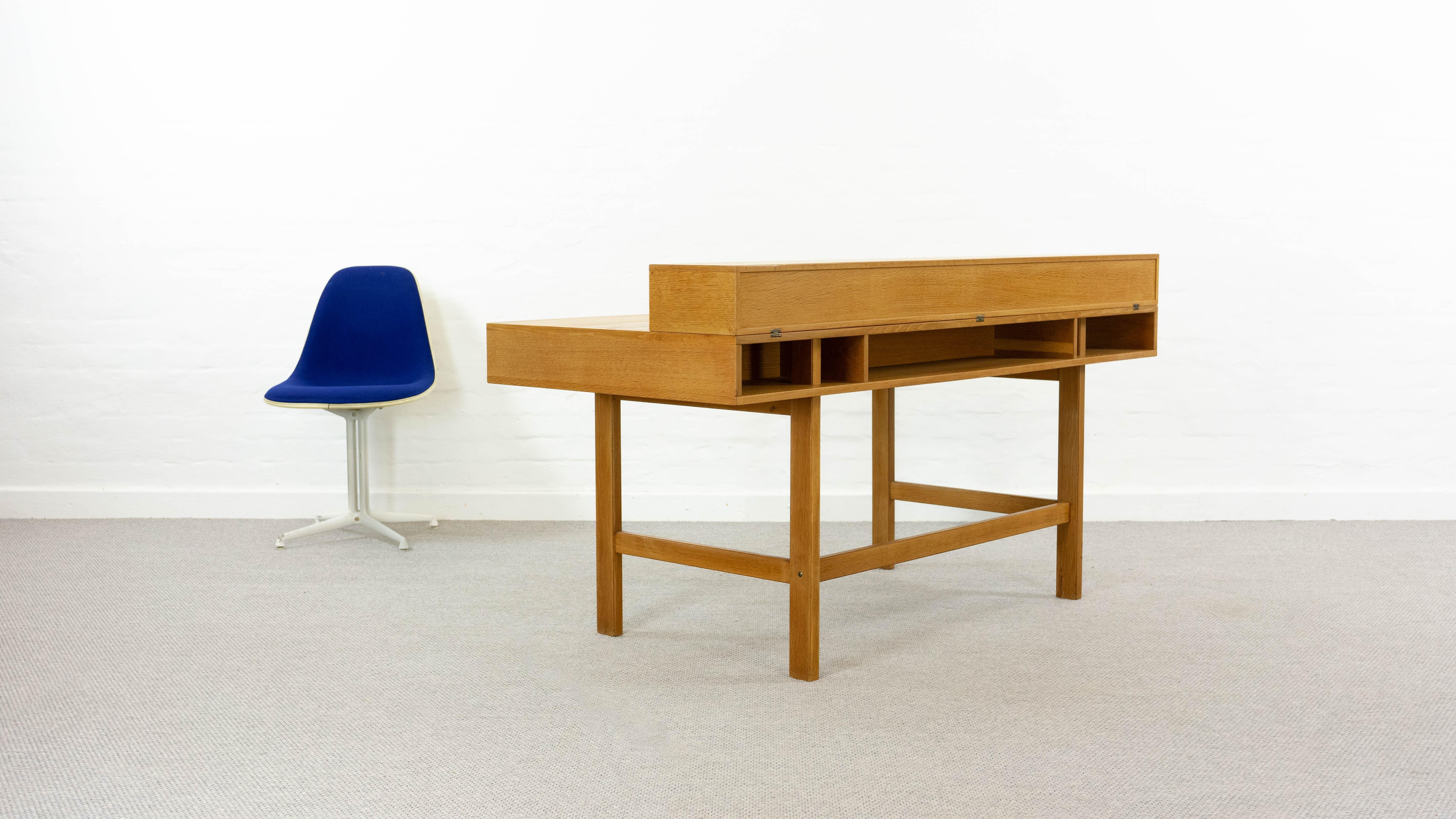 Flip-Top Desk by Jens Quistgaard for Peter Lovig Nielsen in Oakwood For Sale 2