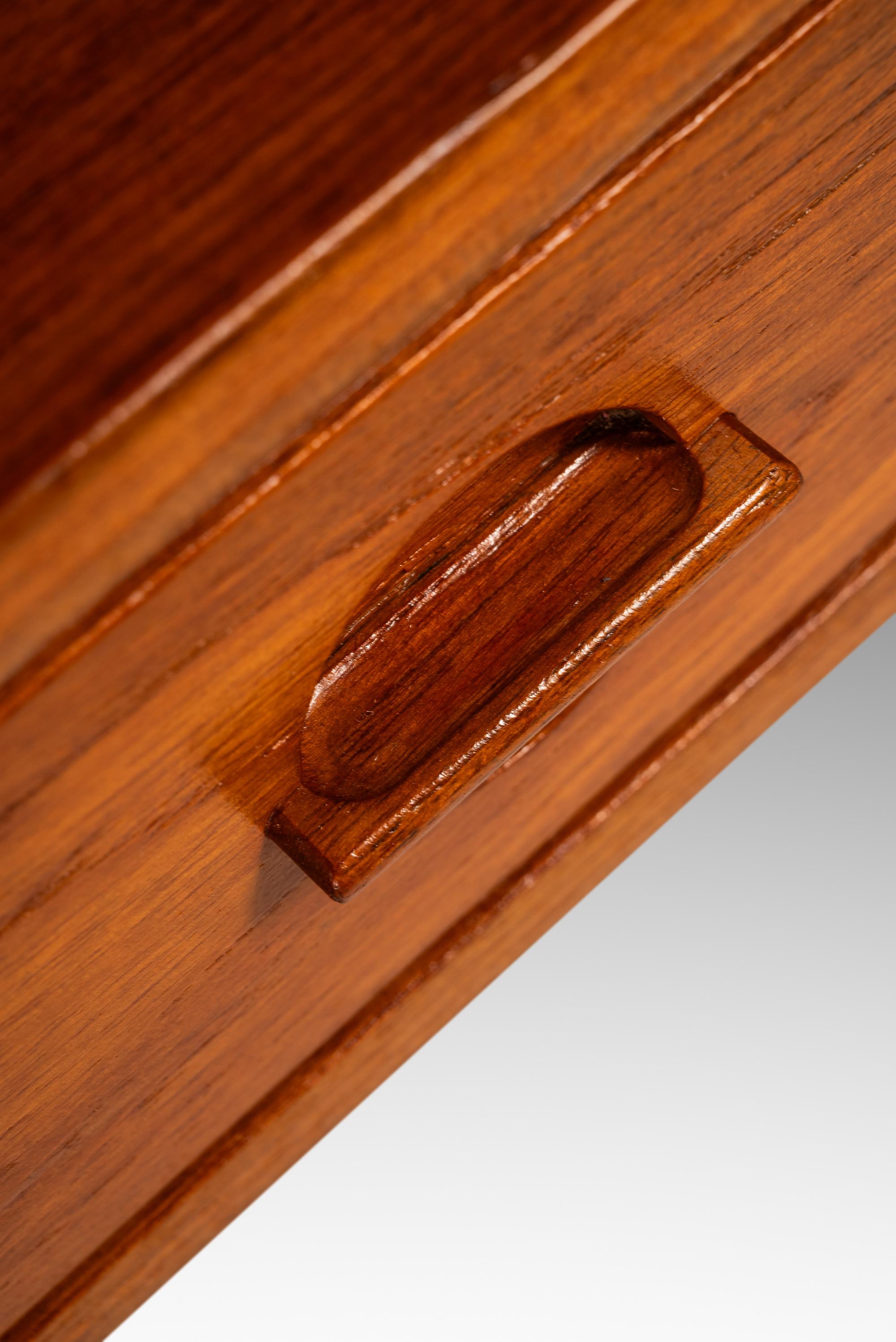 Flip-Top Executive Desk in Teak by Peter Løvig Nielsen, Denmark, c. 1960s For Sale 12