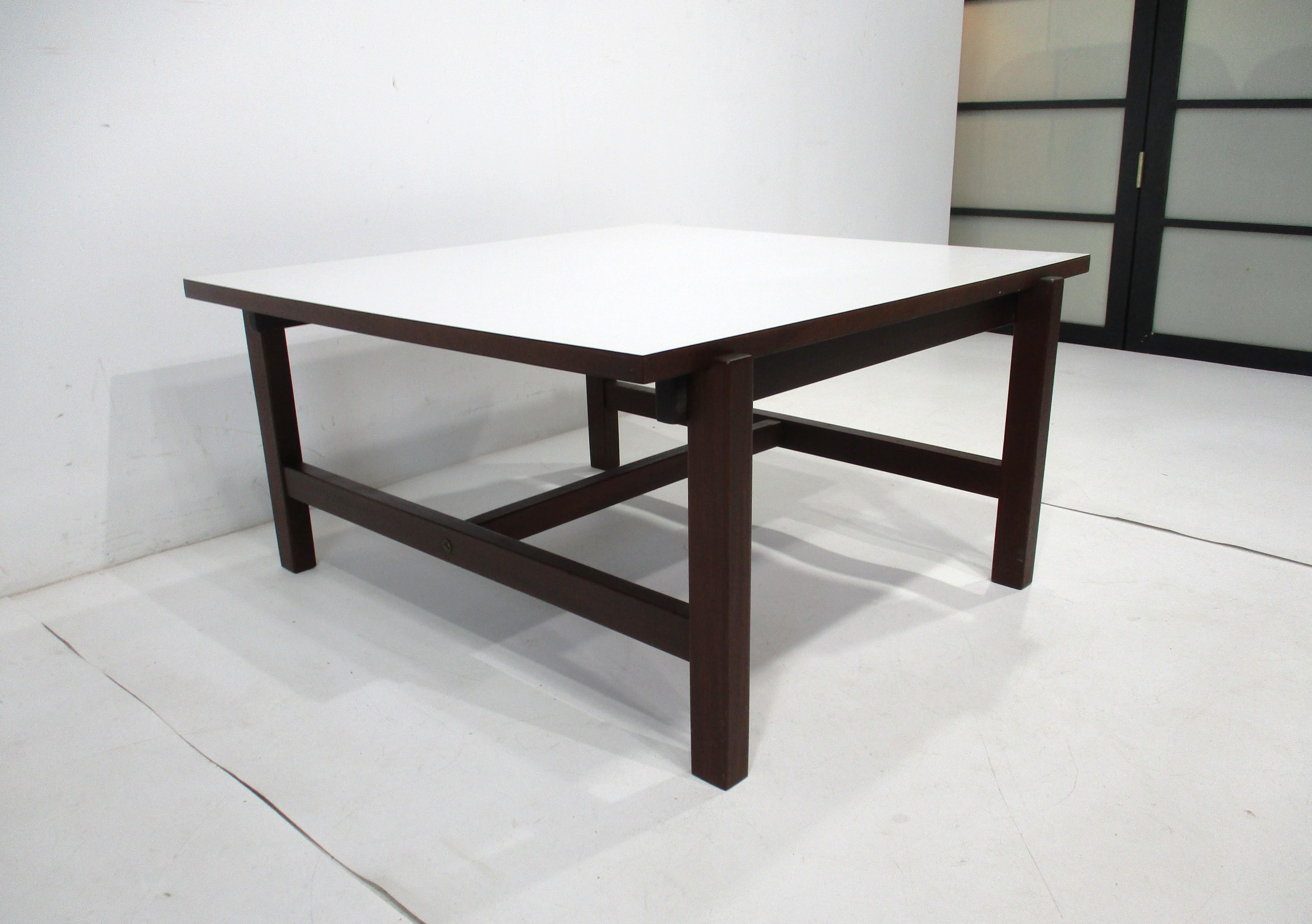Table basse danoise Yngve Ekstrom pour Swedese Pastoe Suède en vente 6