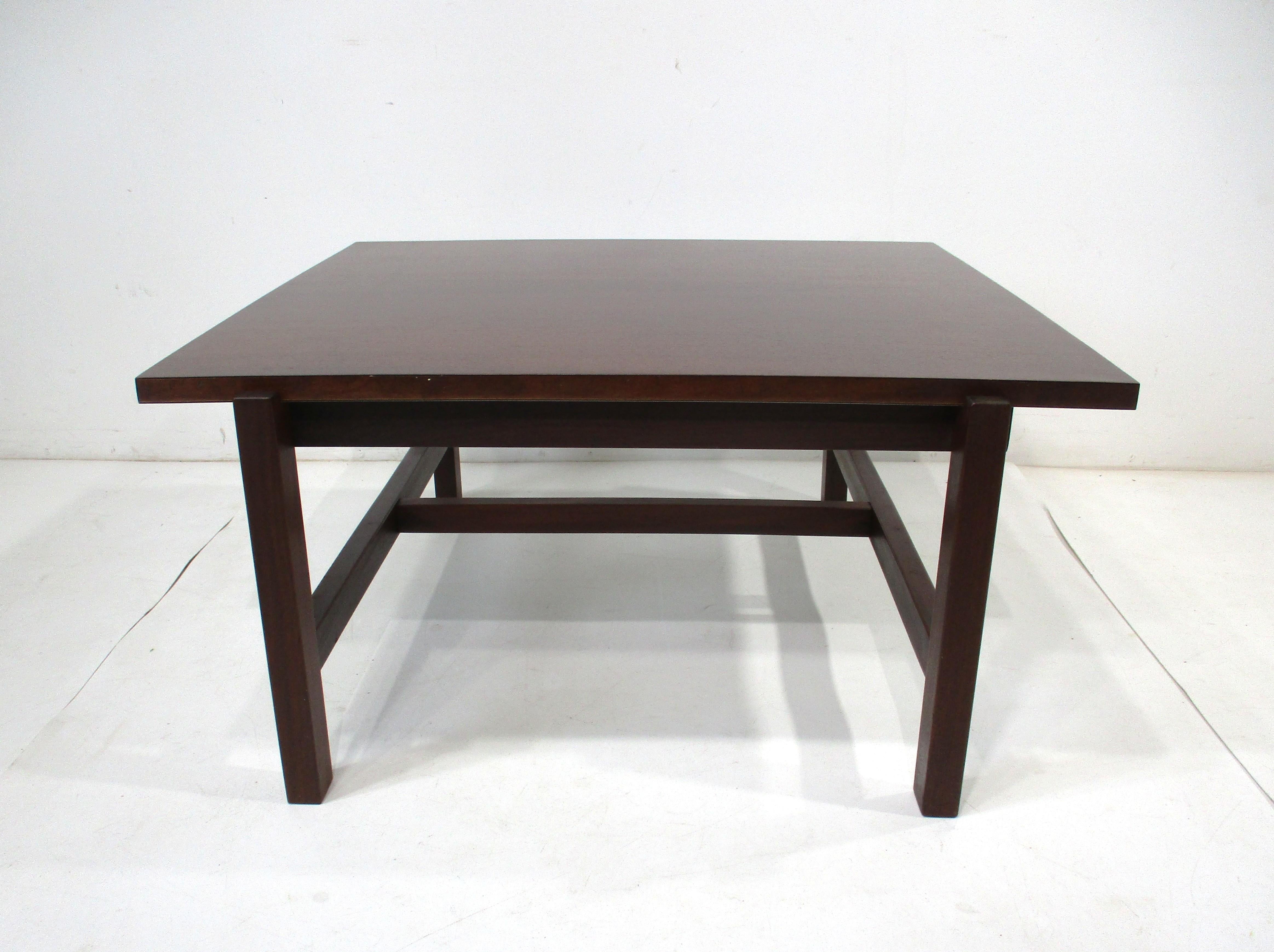 Mid-Century Modern Table basse danoise Yngve Ekstrom pour Swedese Pastoe Suède en vente
