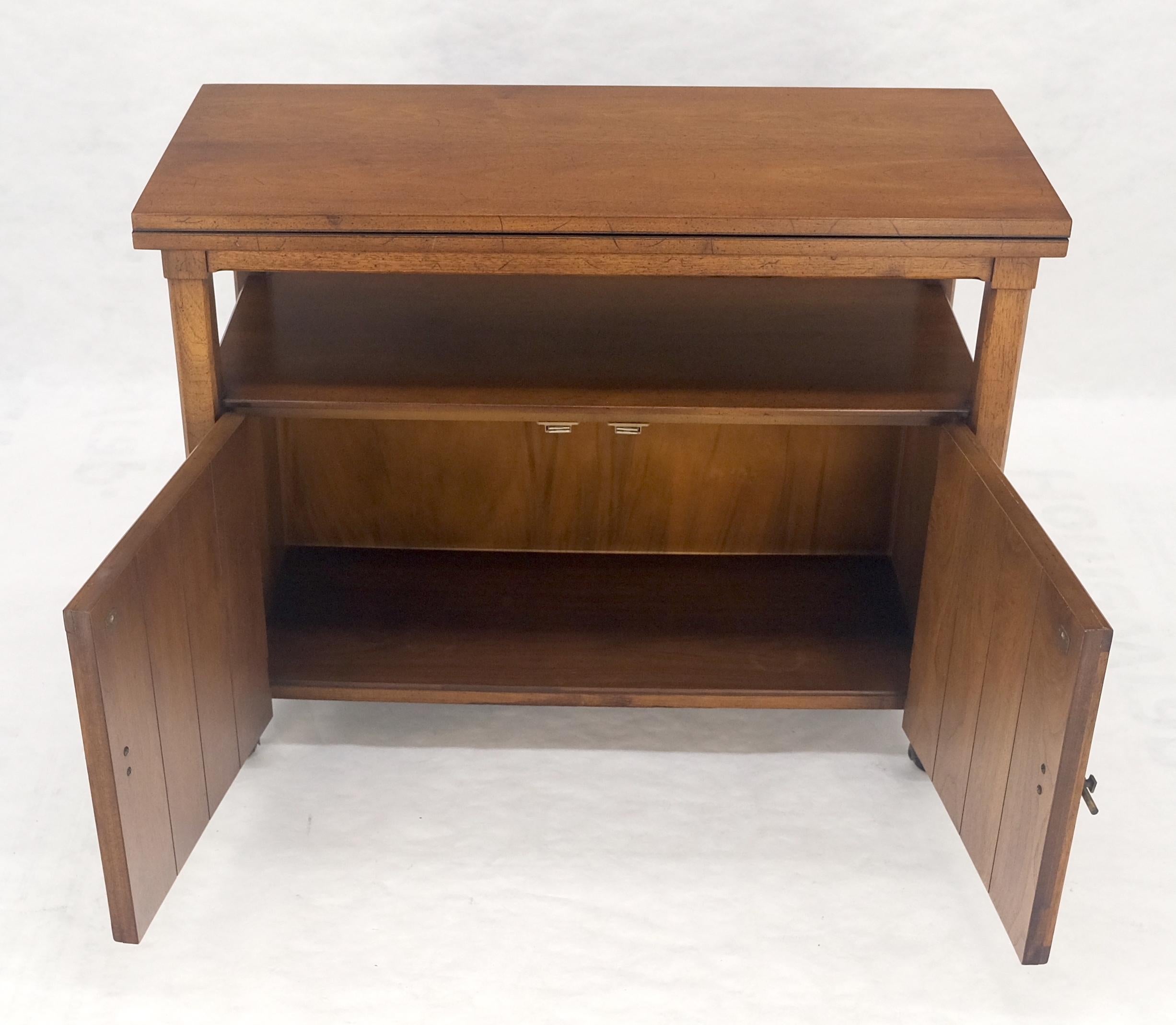 Flip Top Mid  Carrello da portata moderno a due ante con scomparto su ruote MINT in vendita 5