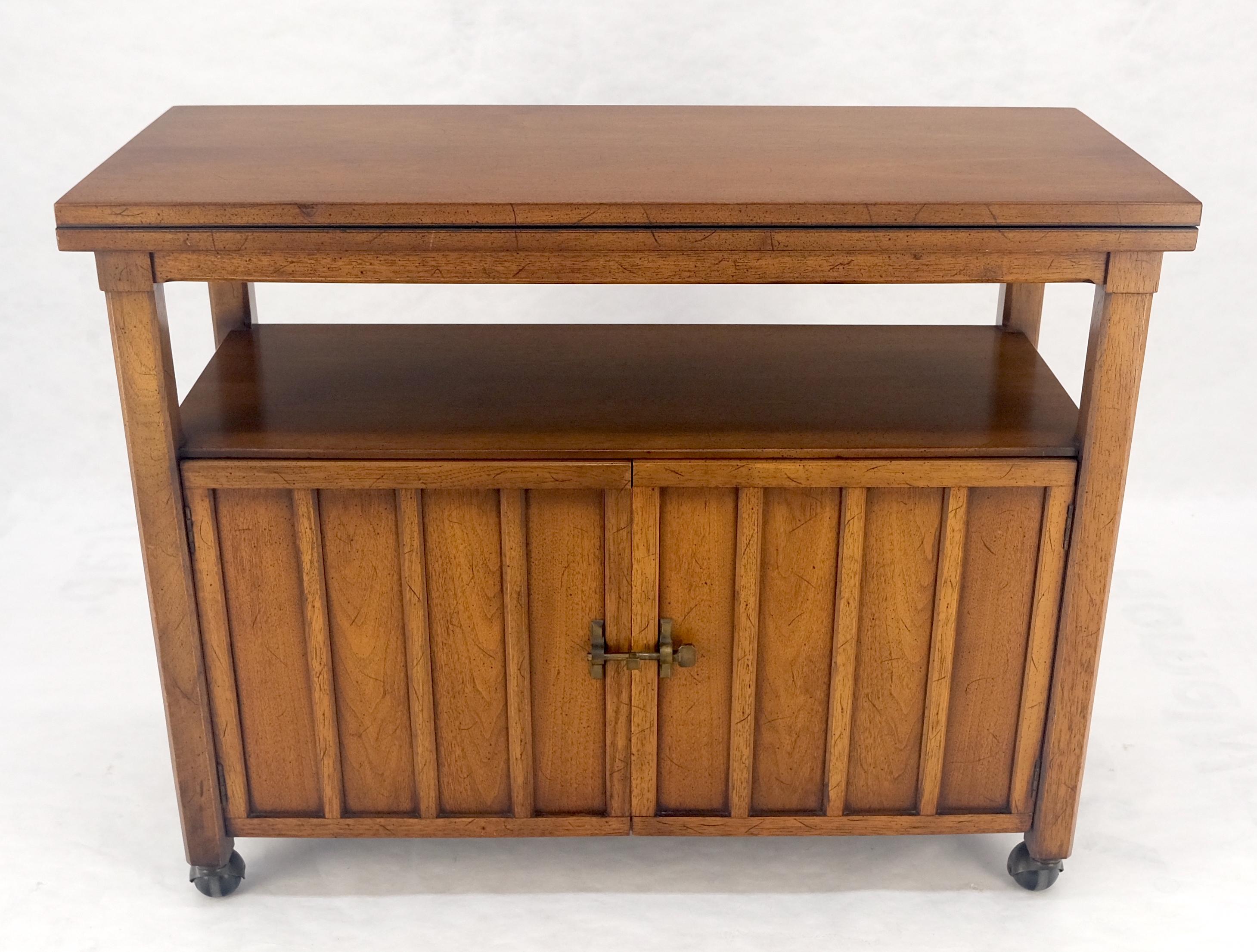 Laccato Flip Top Mid  Carrello da portata moderno a due ante con scomparto su ruote MINT in vendita