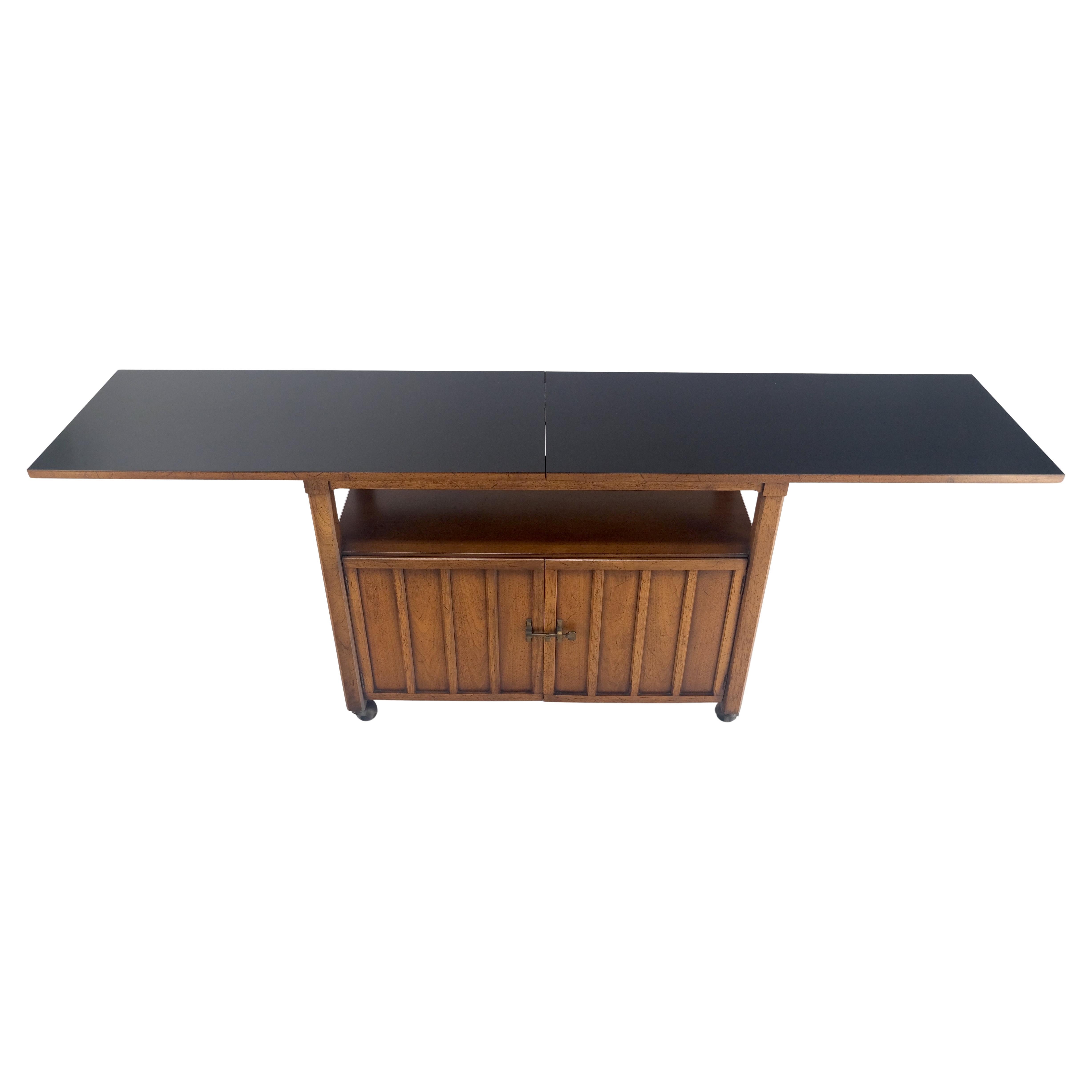 Flip Top Mid  Carrello da portata moderno a due ante con scomparto su ruote MINT