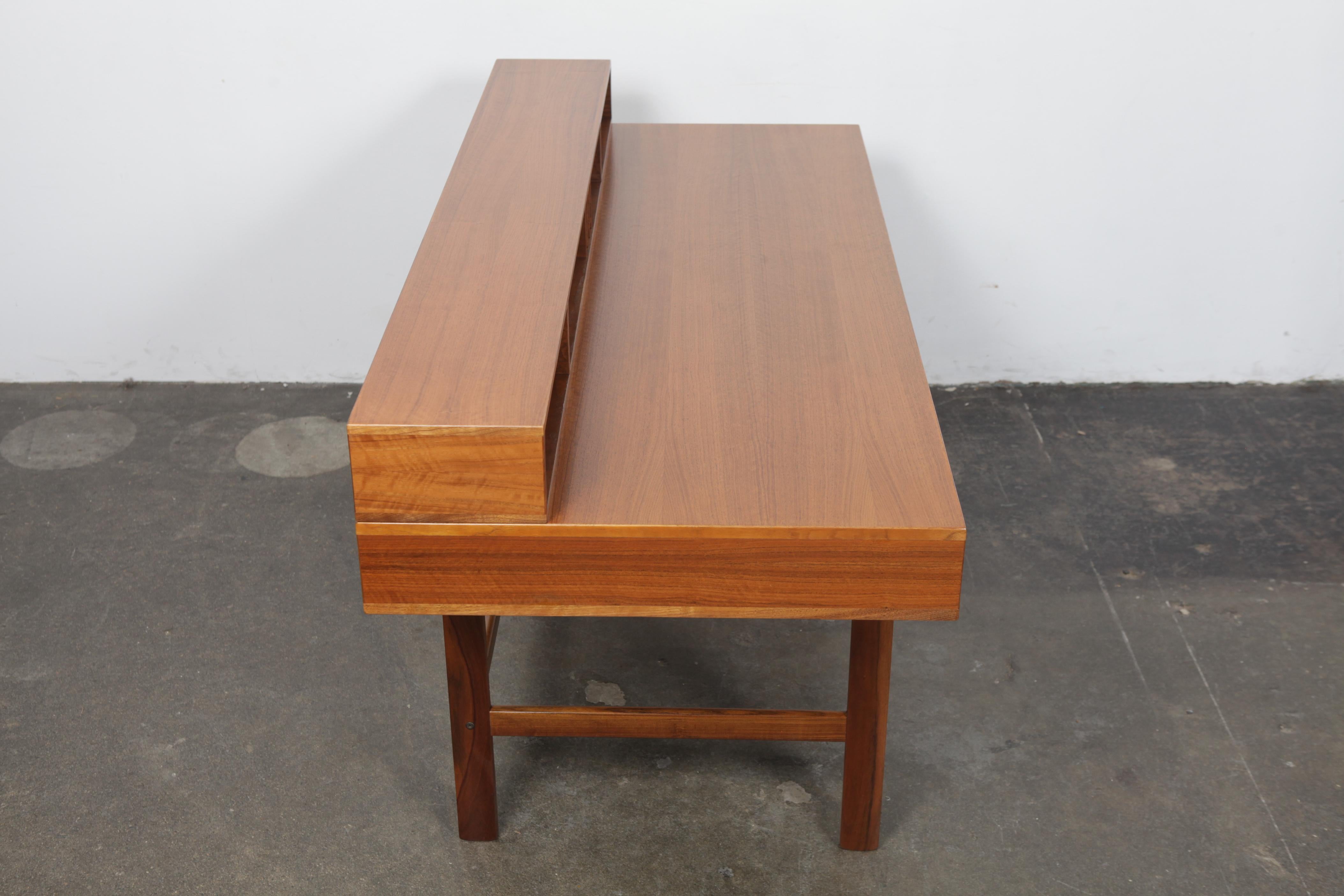 Flip-Top Midcentury Danish Walnut Desk by Jens Quistgaard for Peter Løvig In Good Condition In North Hollywood, CA