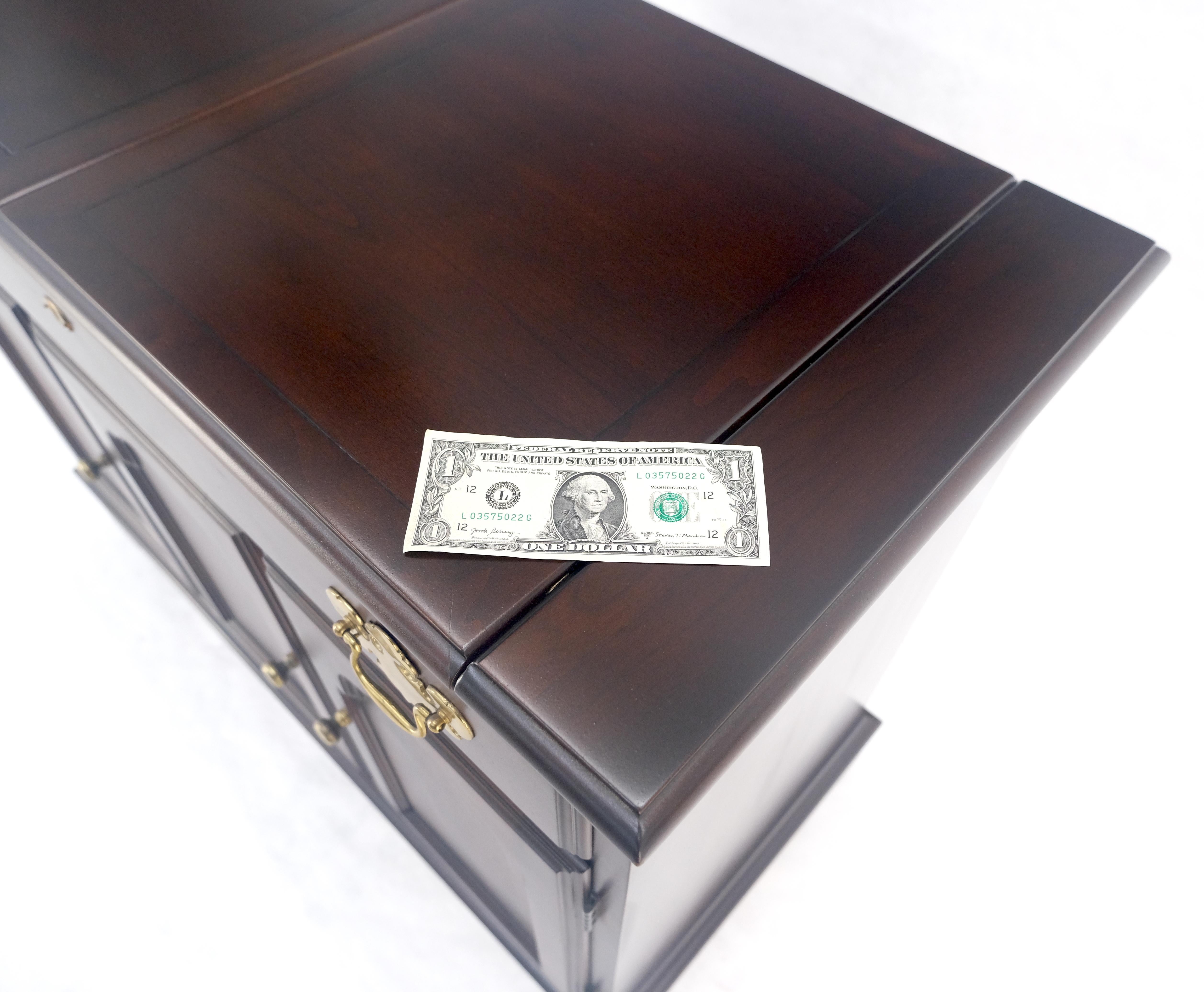 Meuble de bar de service à abattant en cerisier massif Pieds à crémaillère MINT en vente 10