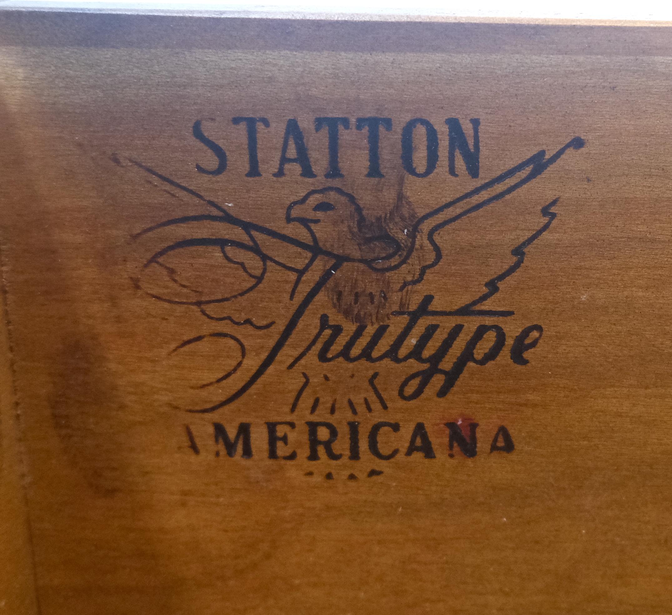 Meuble de bar de service à abattant en cerisier massif Pieds à crémaillère MINT en vente 11