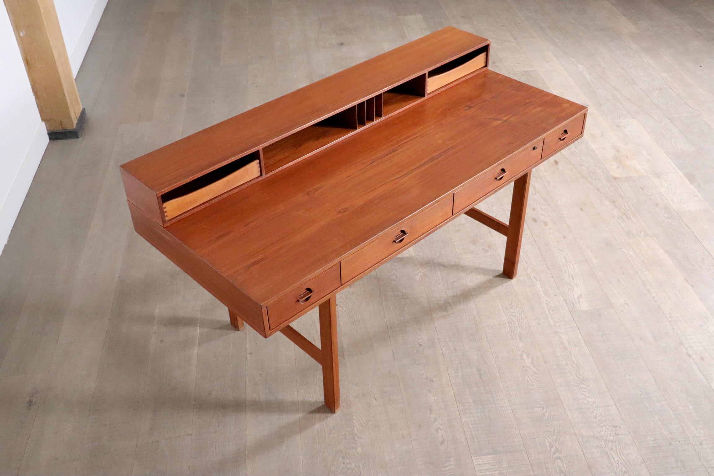 Flip-Top Teak Desk By Peter Løvig Nielsen, Denmark, 1972 In Good Condition In ABCOUDE, UT