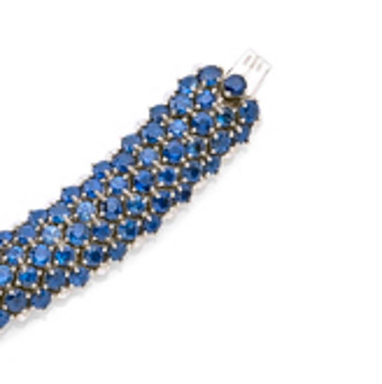 Flirt Collection 18 Karat White Gold Bracelet in Blu Sapphire In New Condition For Sale In Milano, Lombardia