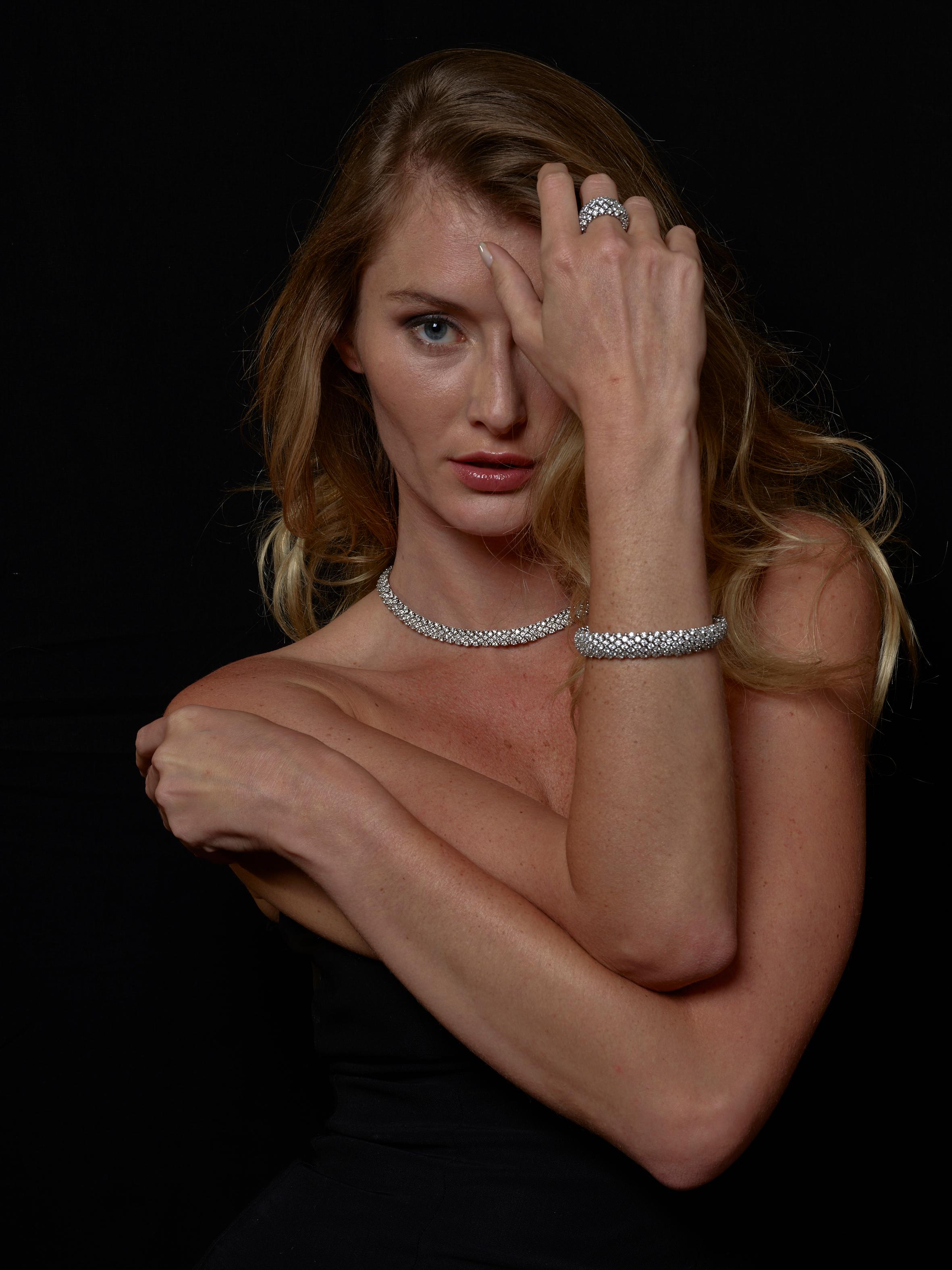 Taille brillant Collier Flirt Collection en or blanc 18 carats avec diamants blancs en vente