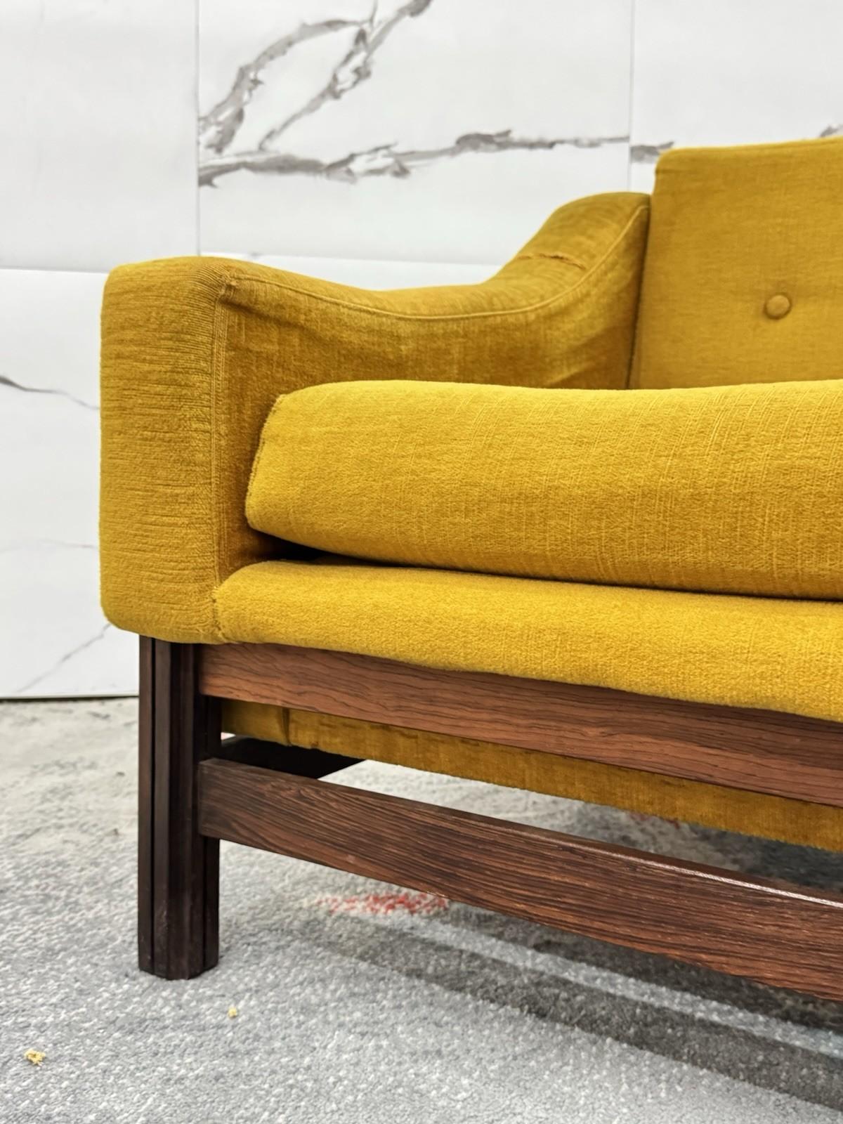 F.lli Saporiti Besnate Pair Of Armchairs 1960s Modern Design For Sale 5