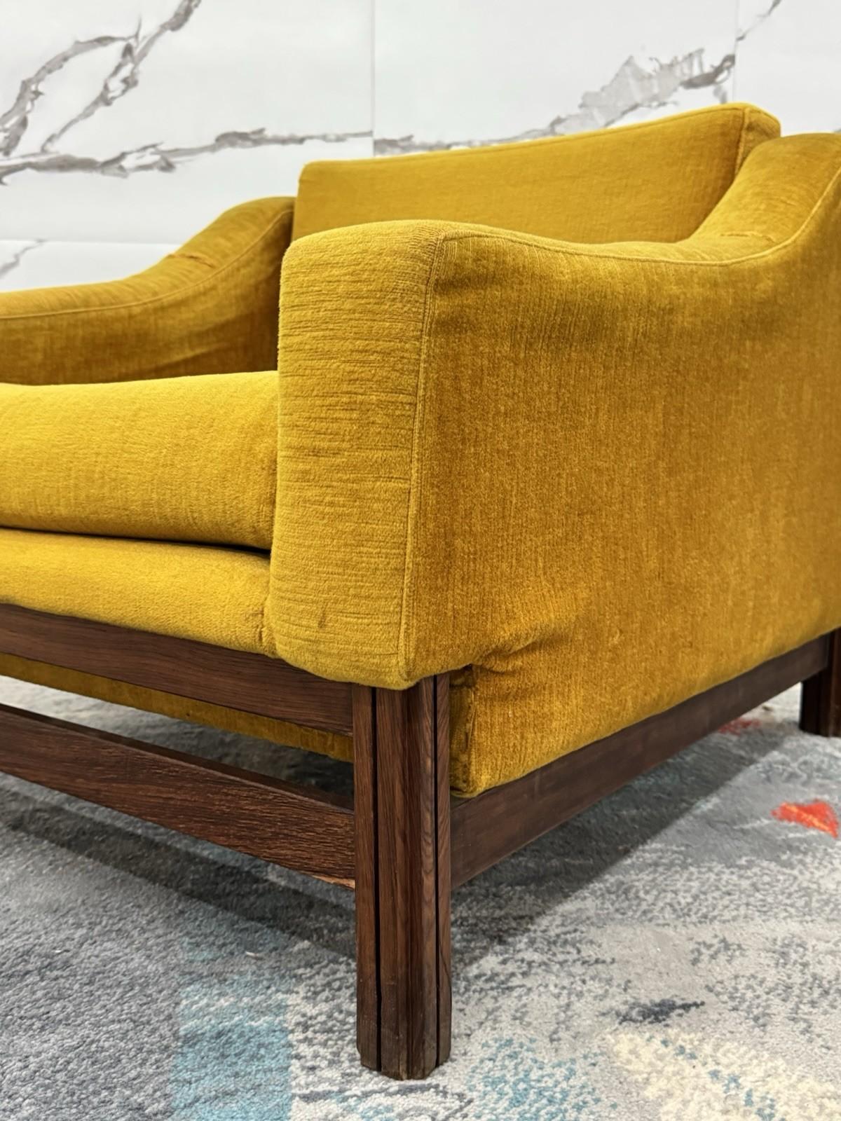 F.lli Saporiti Besnate Pair Of Armchairs 1960s Modern Design For Sale 7