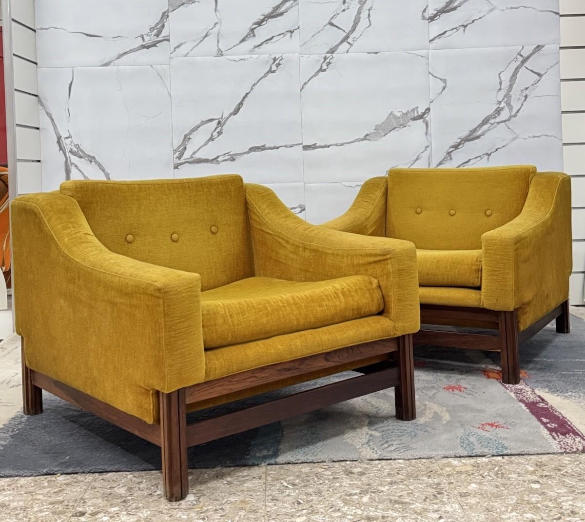 Mid-20th Century F.lli Saporiti Besnate Pair Of Armchairs 1960s Modern Design For Sale