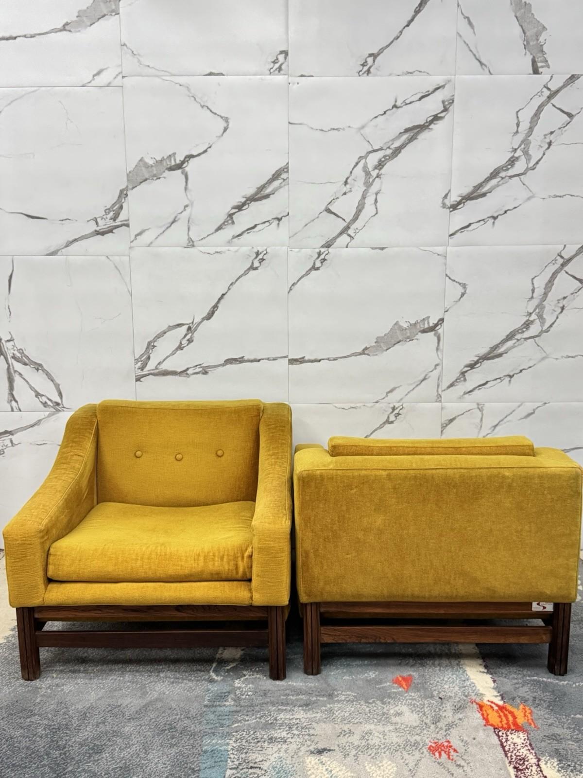Fabric F.lli Saporiti Besnate Pair Of Armchairs 1960s Modern Design For Sale