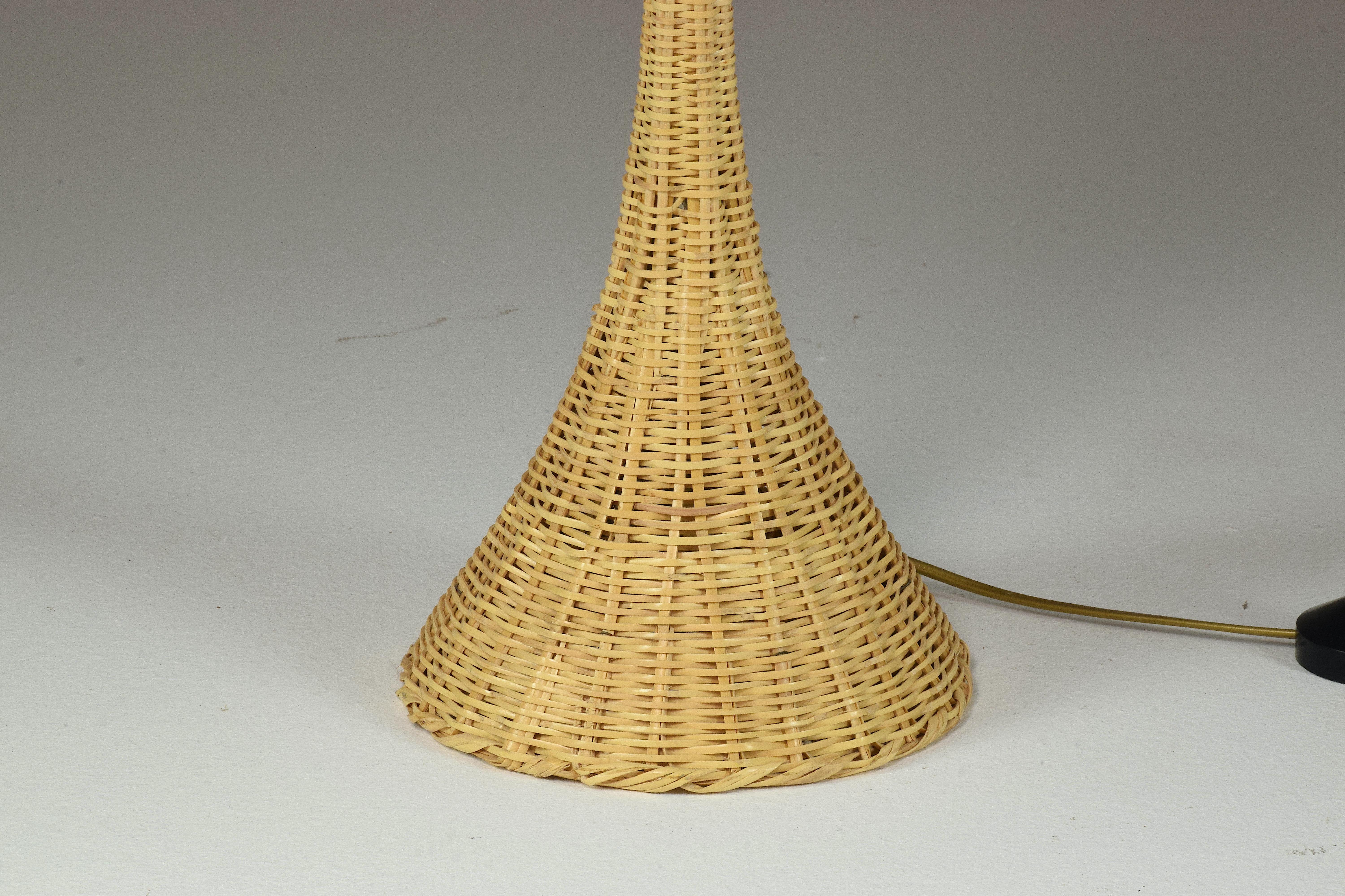 Lampe de table Flo en osier tressé à la main en vente 6