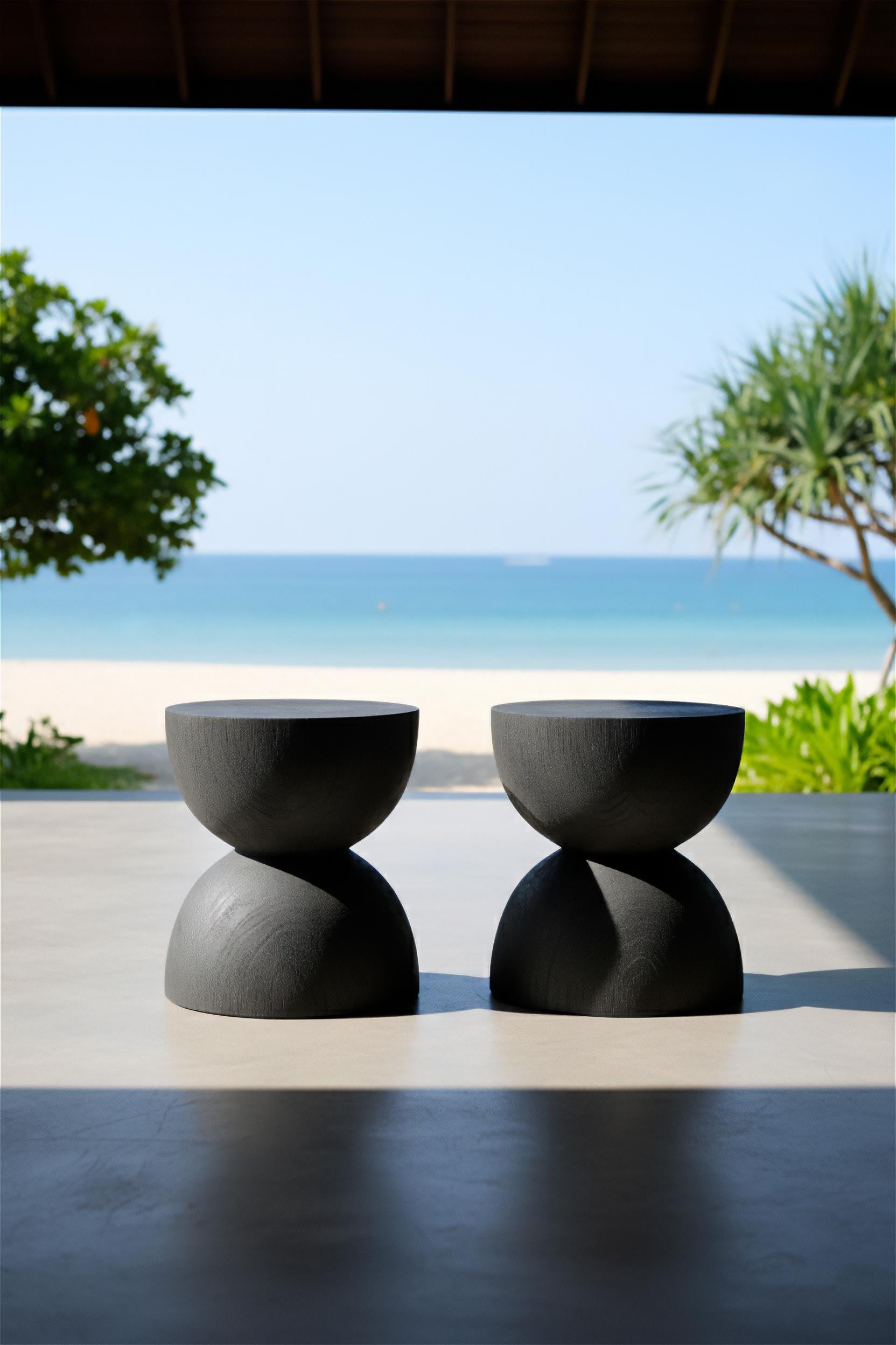 Bois Tabouret FLO, finition vert brut Monkey Pod en vente