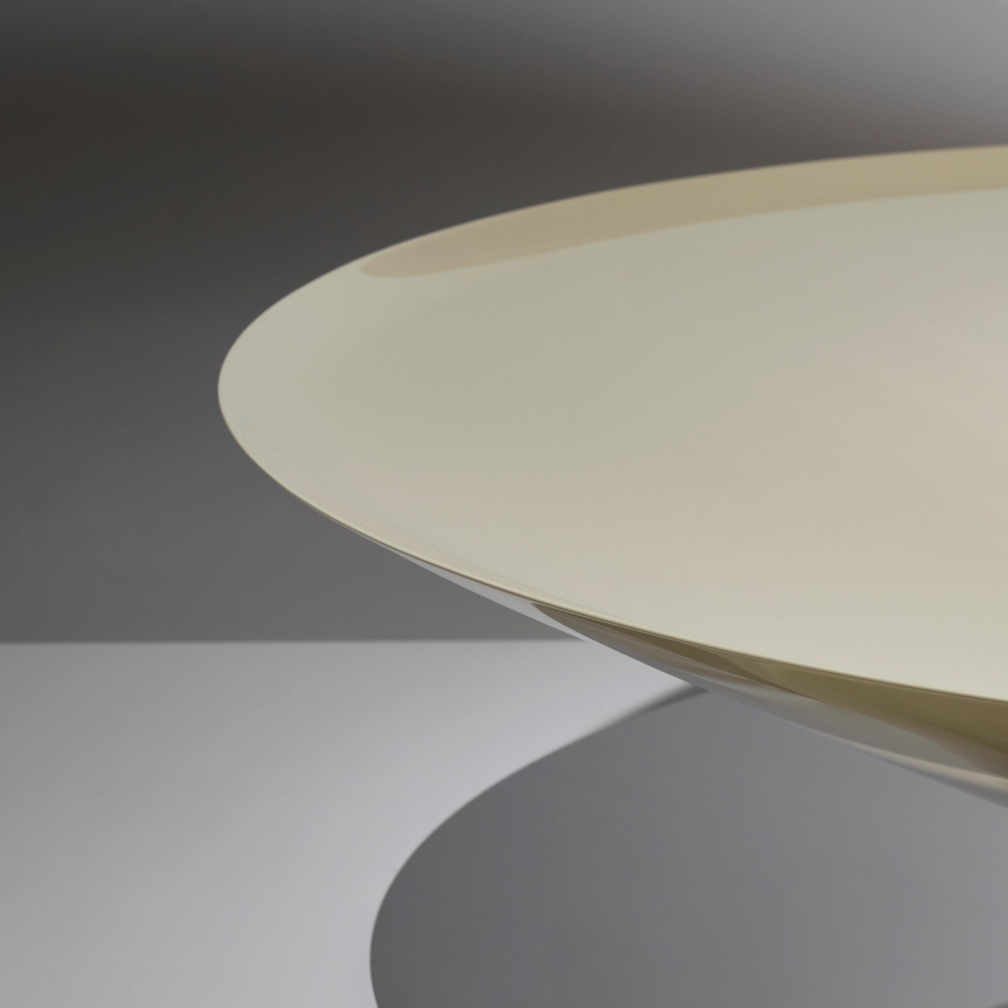 Moderne Table basse flottante crème brillante, Luca Nichetto pour La Chance en vente