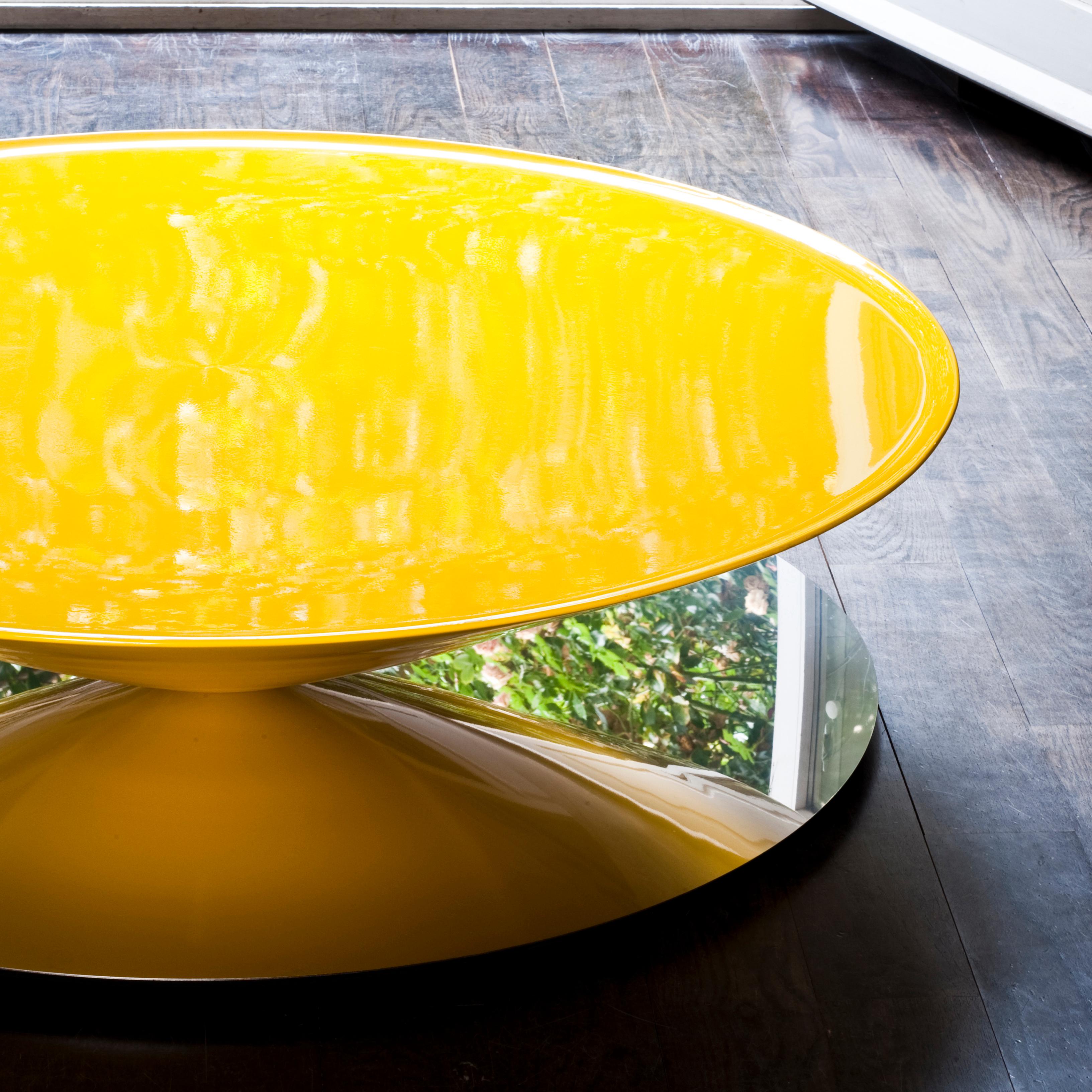 Moderne Table basse flottante jaune brillant, Luca Nichetto pour La Chance en vente