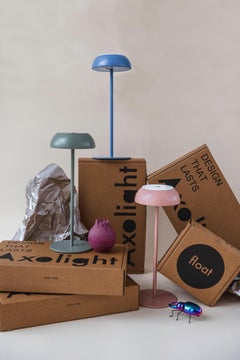 Schweben: Moderne italienische Porzellan-Tischlampe mit Battery-Fassung, wasserdicht