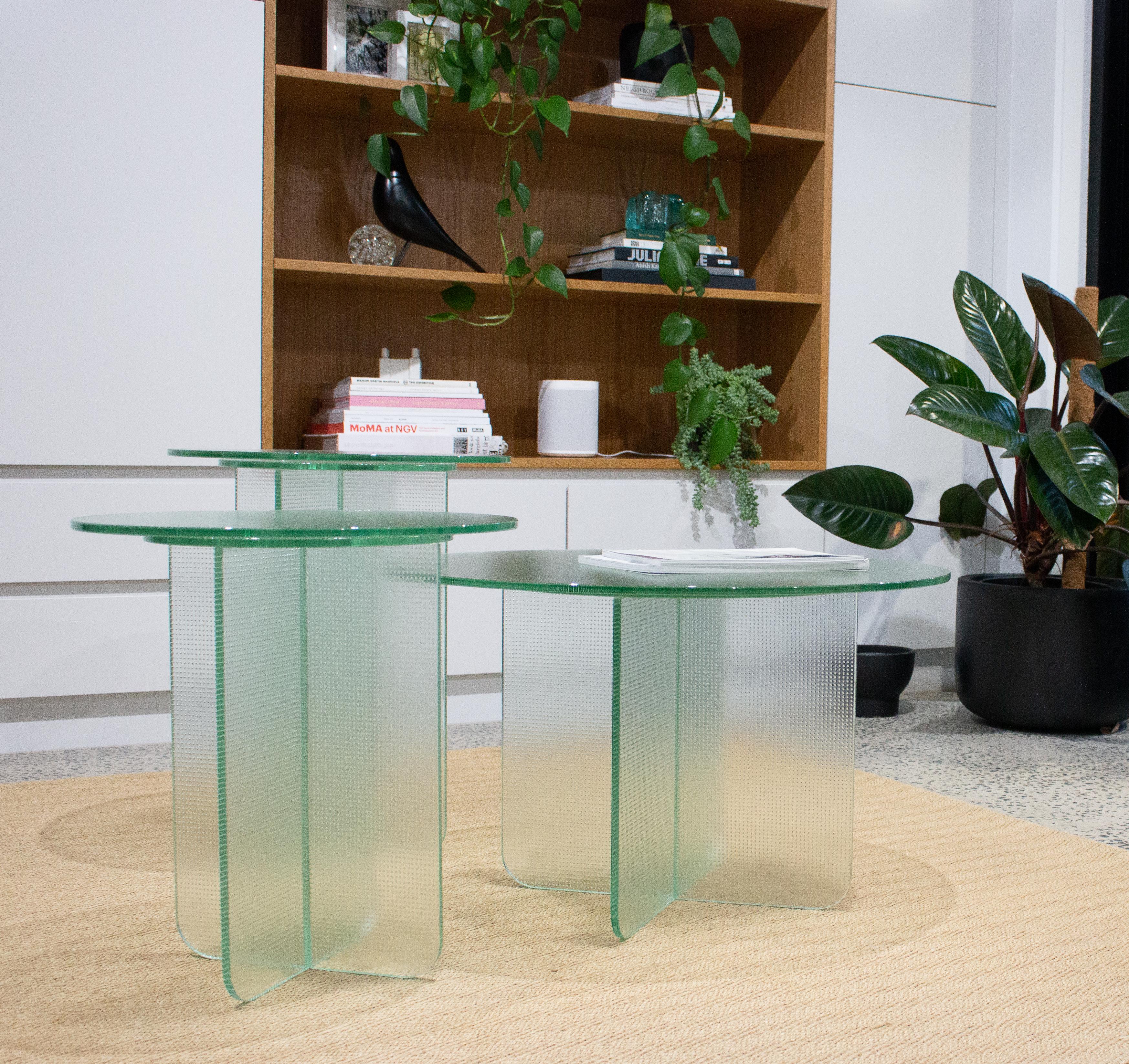 Float Side Table 490 H in Toughened Textured Glass by Dean Norton For Sale 2
