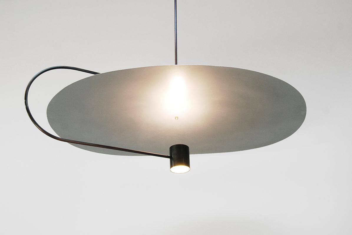 Grande lampe suspendue flottante - Série de sculptures enluminées L&G Studio Neuf - En vente à Brooklyn, NY