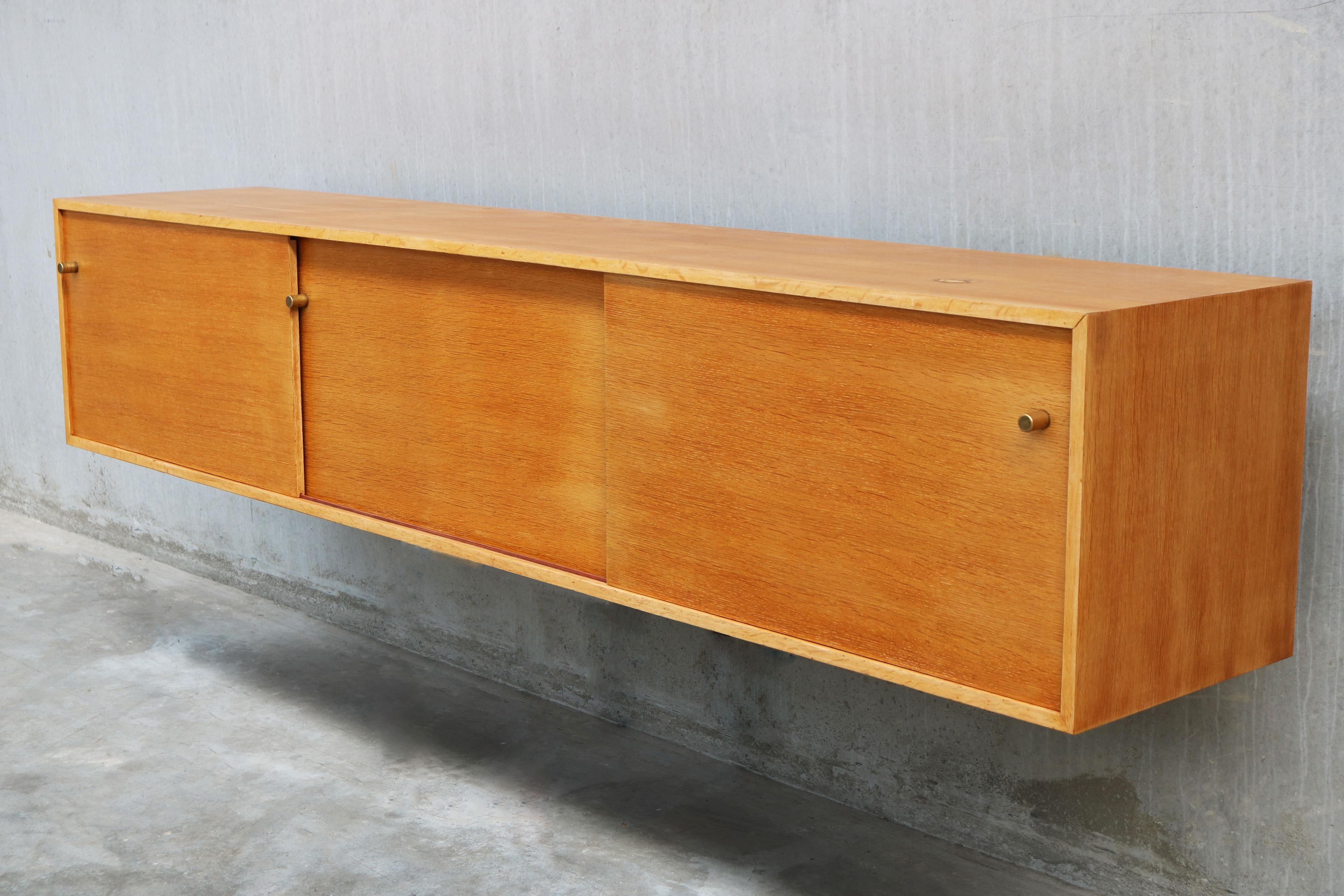 Mid-Century Modern Buffet flottant Abstracta de Jos De Mey pour Van Den Berghe-Pauvers en chêne 1960 en vente