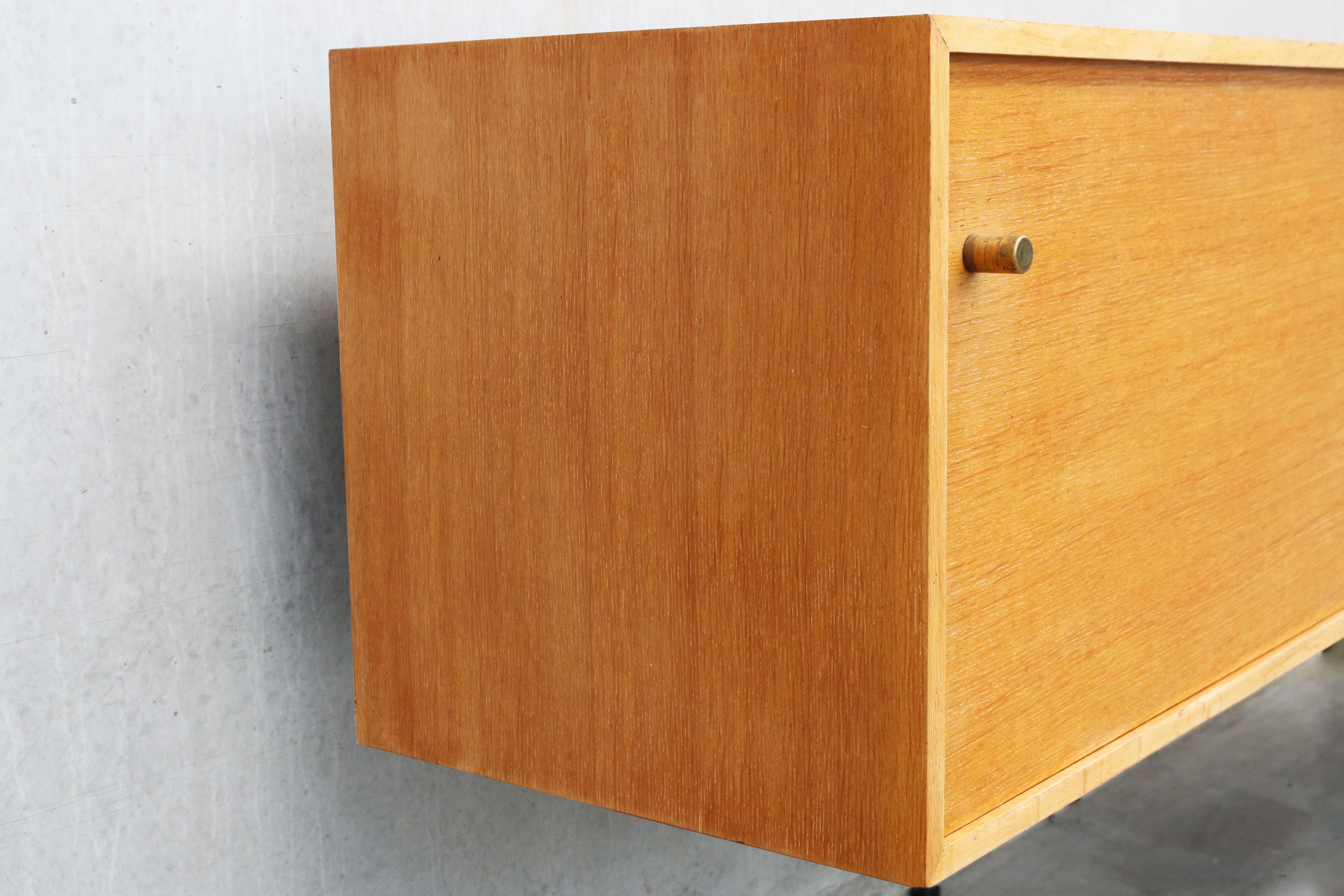 Laiton Buffet flottant Abstracta de Jos De Mey pour Van Den Berghe-Pauvers en chêne 1960 en vente