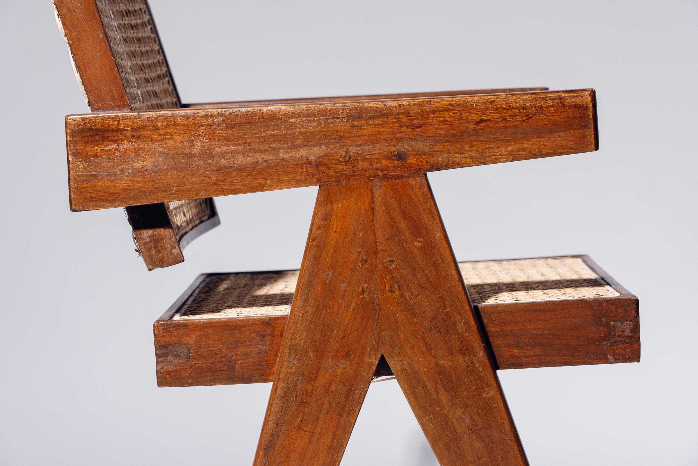 Stuhl mit schwebender Rückenlehne von Pierre Jeanneret für Chandigarh, Indien, CIRCA 1955-56 (20. Jahrhundert) im Angebot