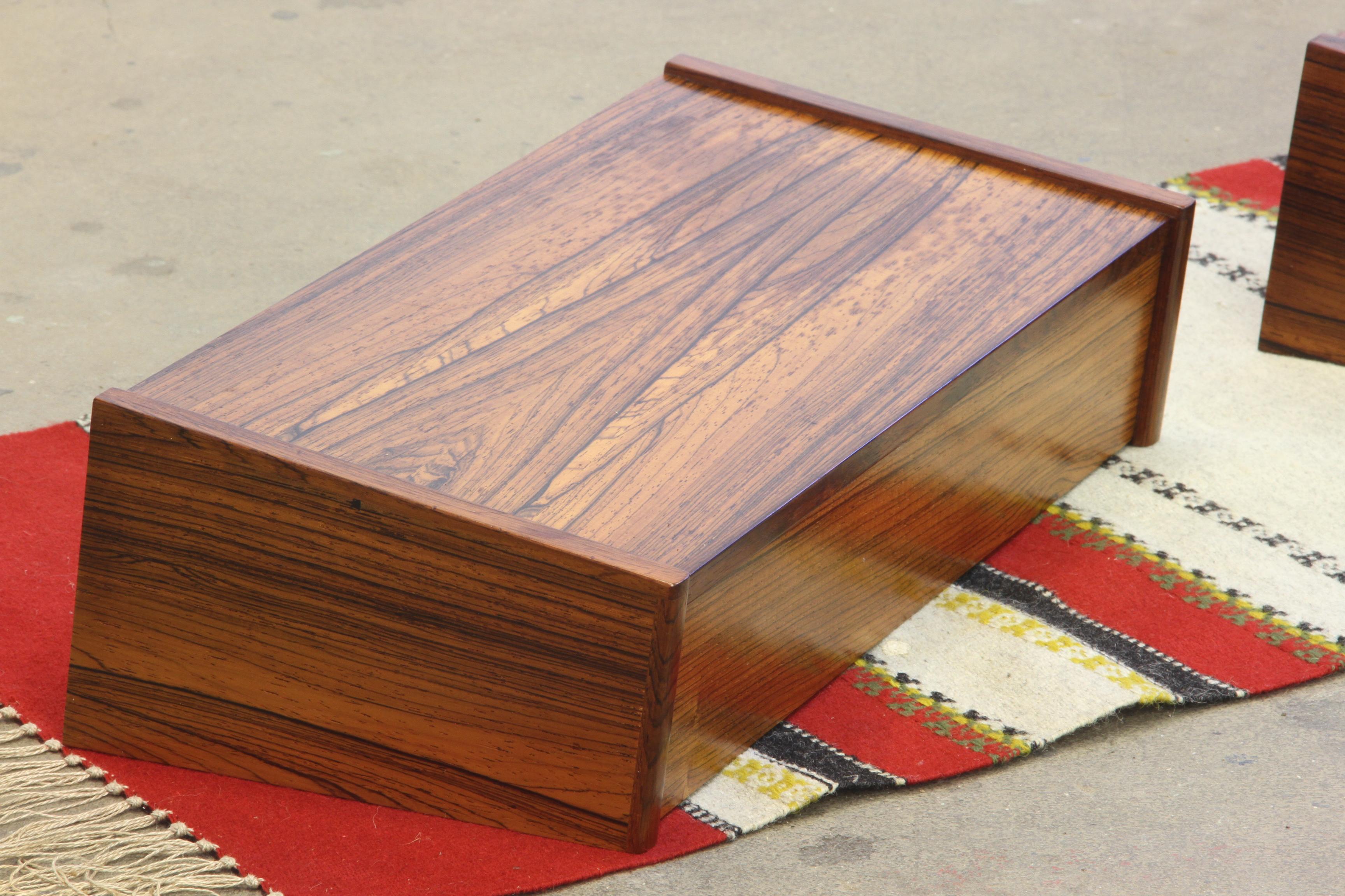 Danish Floating Bedside Tables in Rosewood, 1960s, Set of 2 For Sale