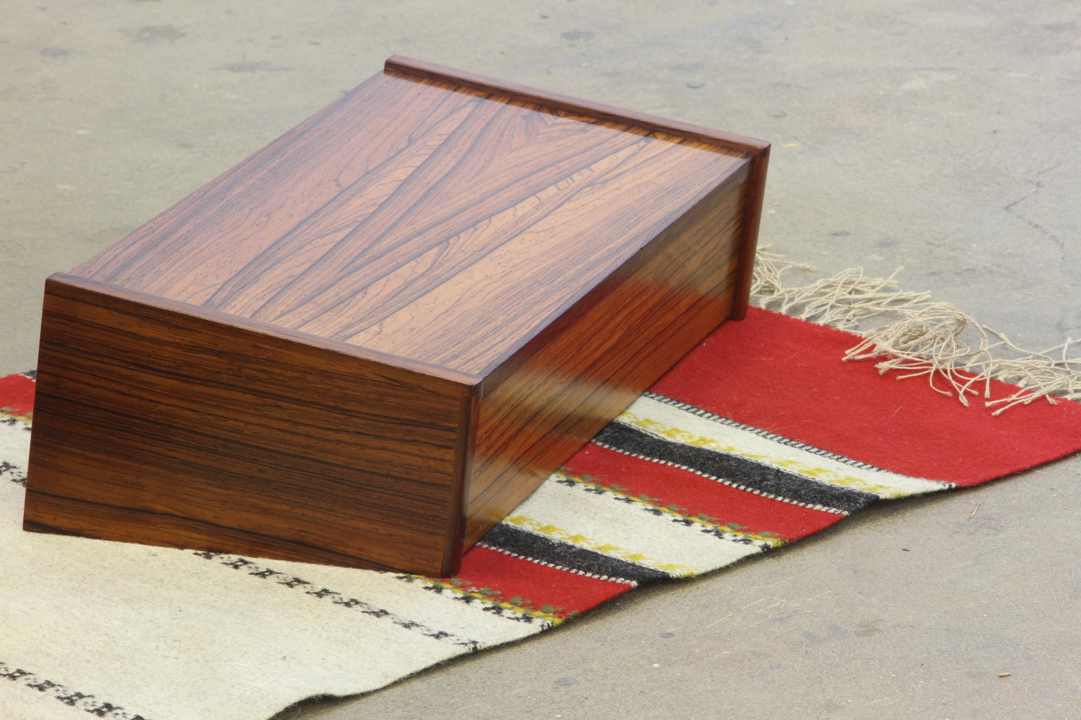 Floating Bedside Tables in Rosewood, 1960s, Set of 2 In Good Condition For Sale In Store Heddinge, DK
